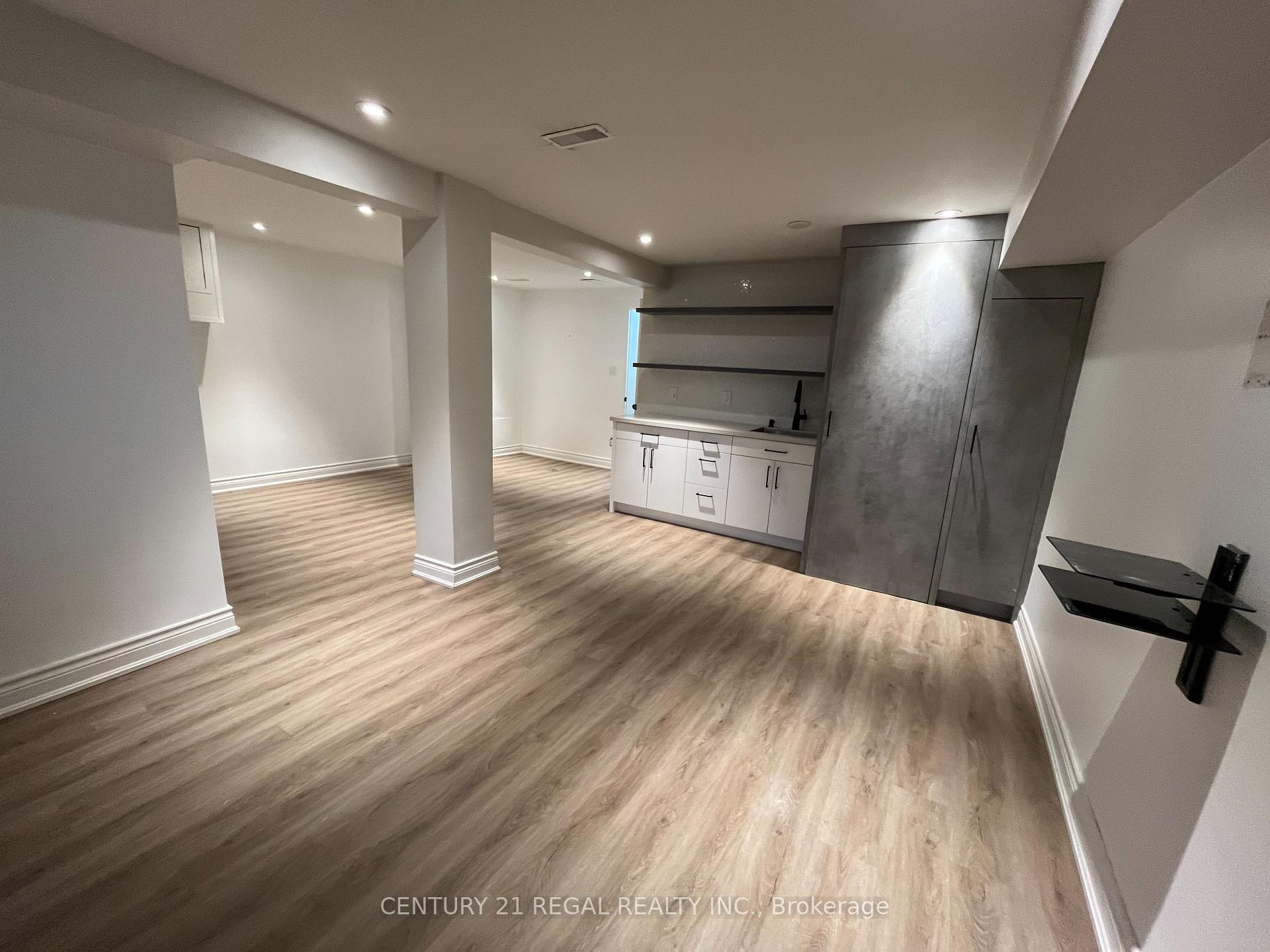 Photo 14 of 127 Bellman Avenue, Etobicoke, Alderwood — HOMEH