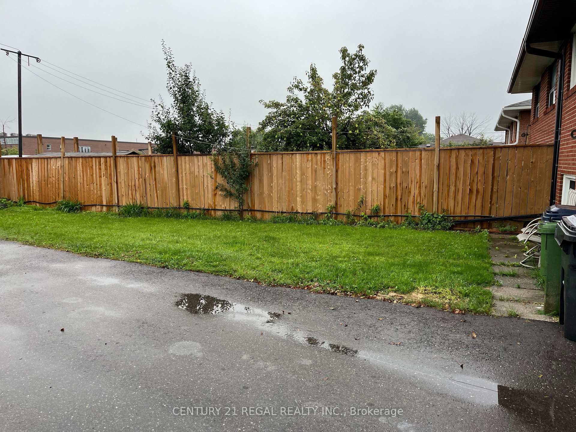 Photo 16 of 127 Bellman Avenue, Etobicoke, Alderwood — HOMEH