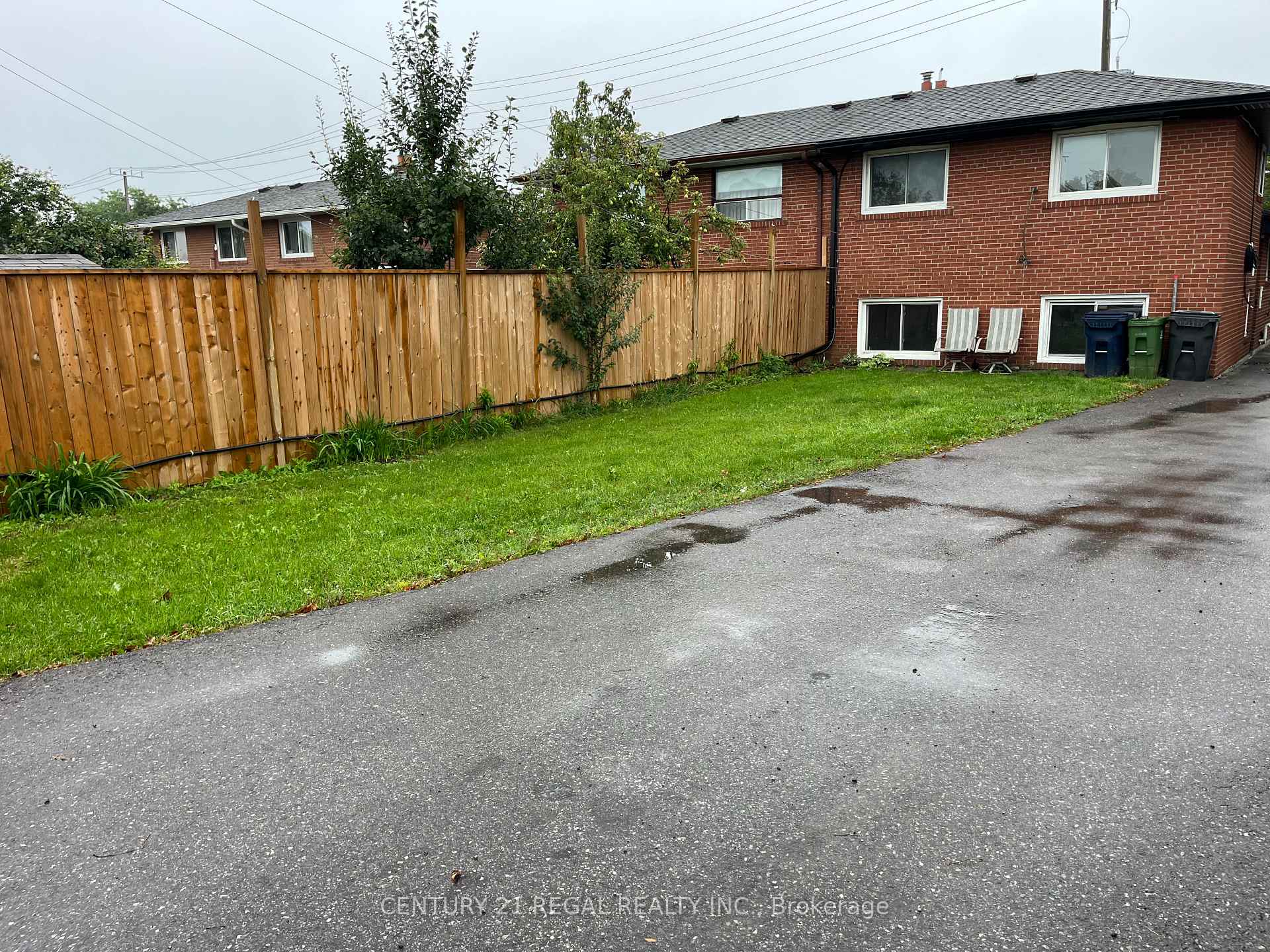 Photo 17 of 127 Bellman Avenue, Etobicoke, Alderwood — HOMEH