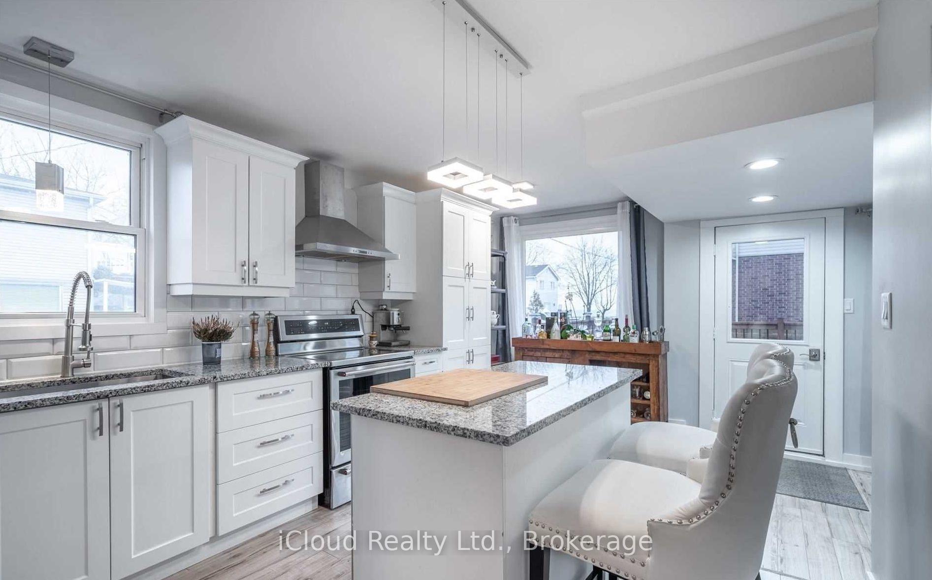 Photo 4 of Unit Main, 361 Beach Boulevard W, Hamilton, Hamilton Beach — HOMEH