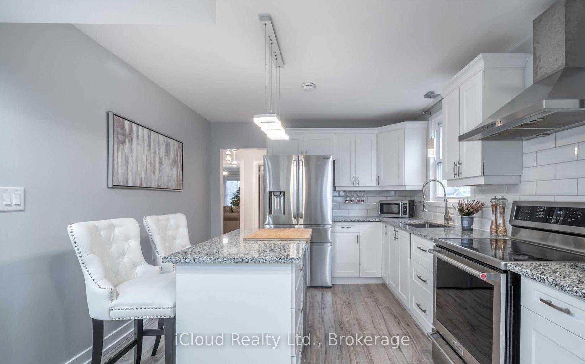 Photo 5 of Unit Main, 361 Beach Boulevard W, Hamilton, Hamilton Beach — HOMEH