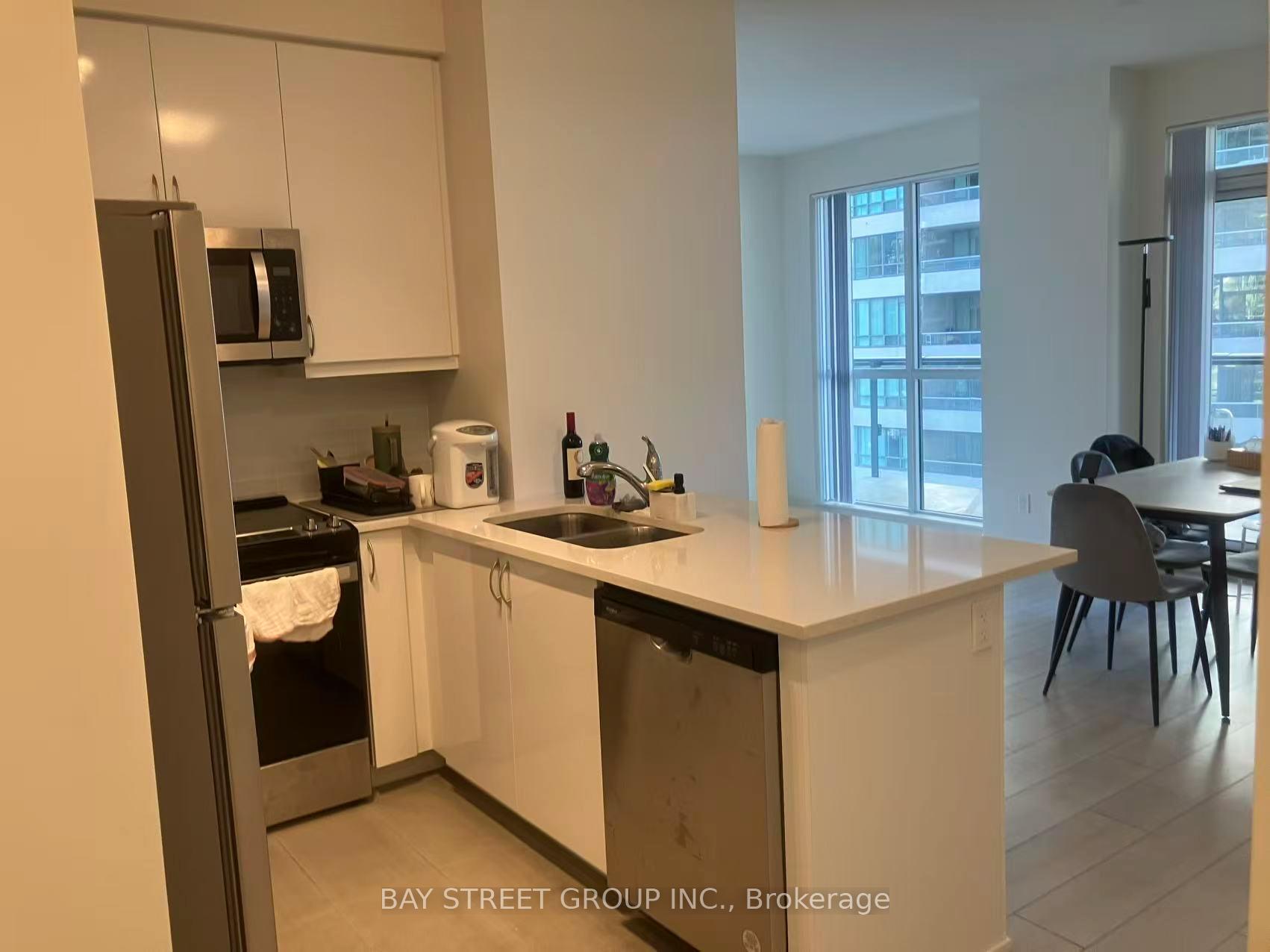 Photo 6 of Unit 919, 4955 Yonge Street, North York, Willowdale East — HOMEH