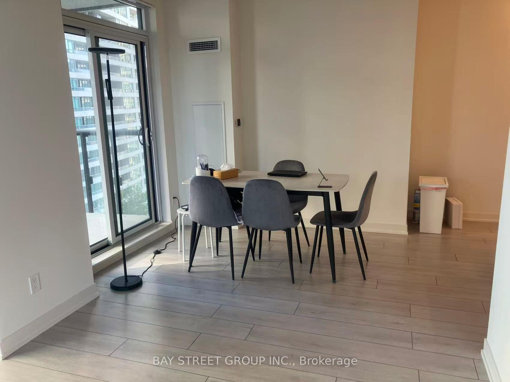 Photo 10 of Unit 919, 4955 Yonge Street, North York, Willowdale East — HOMEH