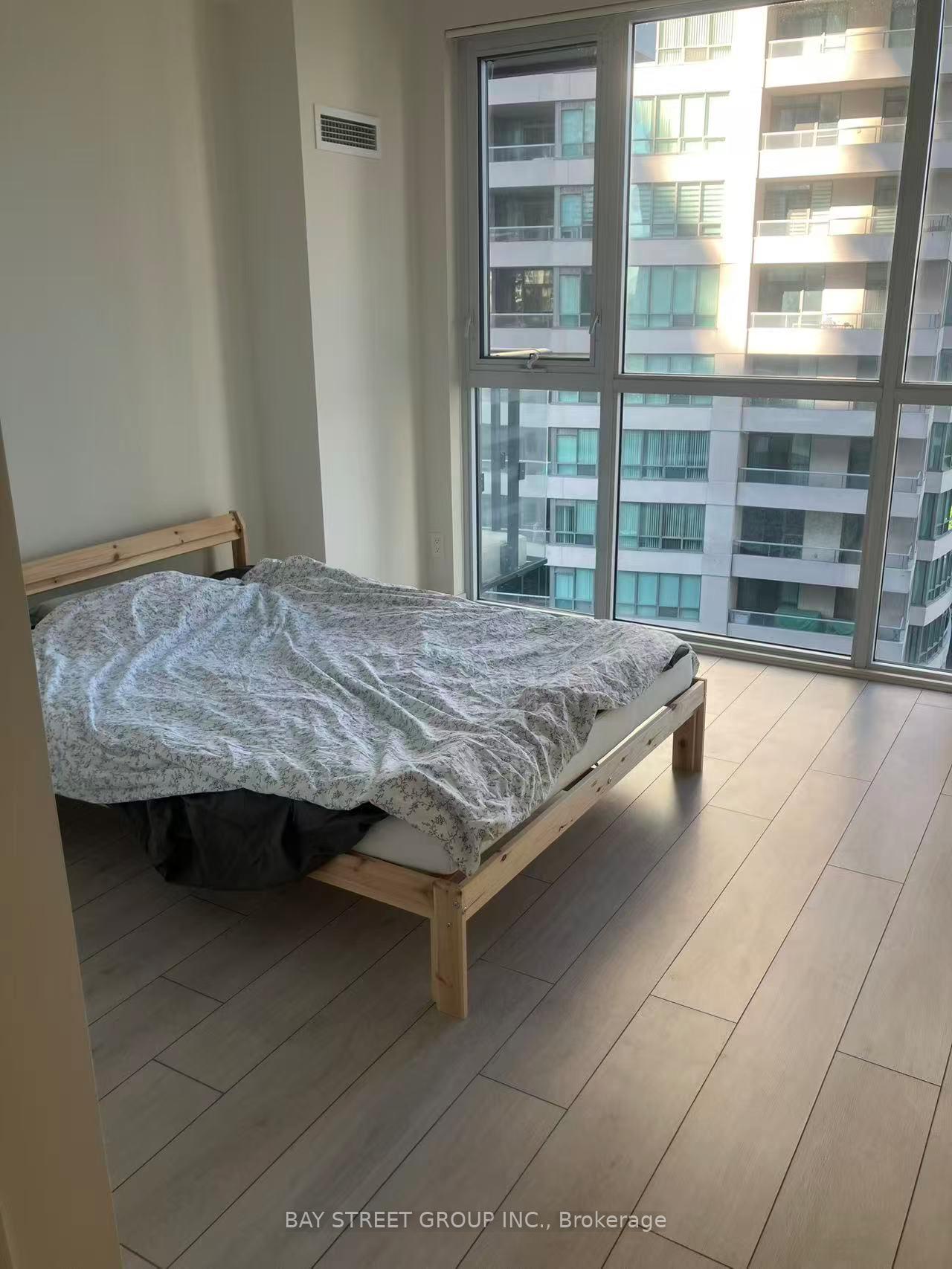 Photo 14 of Unit 919, 4955 Yonge Street, North York, Willowdale East — HOMEH