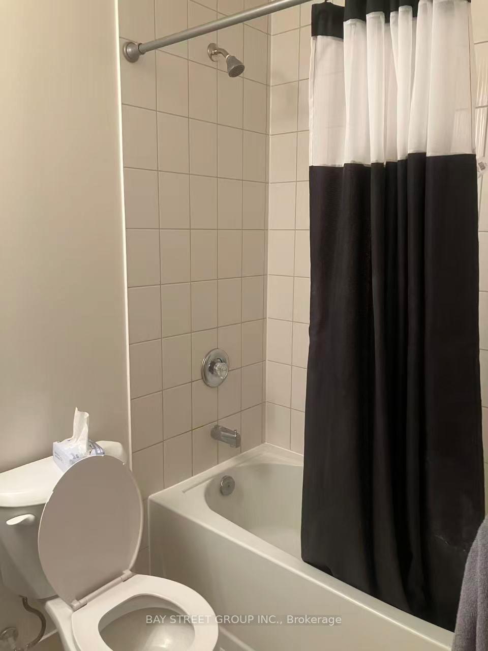 Photo 16 of Unit 919, 4955 Yonge Street, North York, Willowdale East — HOMEH
