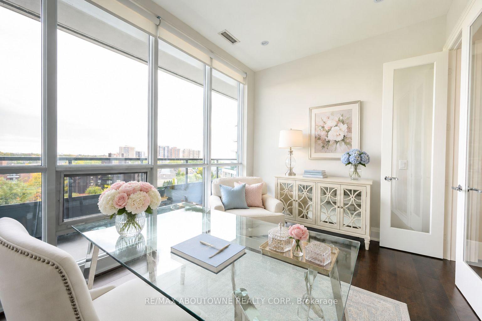 Photo 4 of Unit 815, 11 Bronte Road, Oakville, Bronte — HOMEH