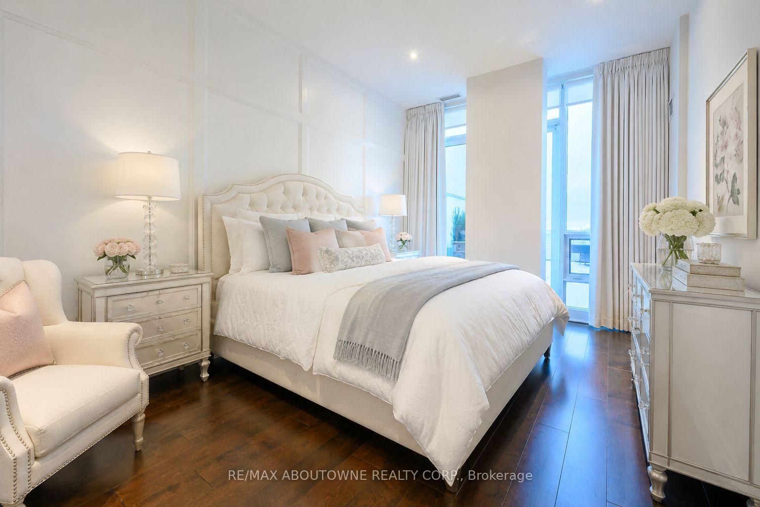 Photo 14 of Unit 815, 11 Bronte Road, Oakville, Bronte — HOMEH
