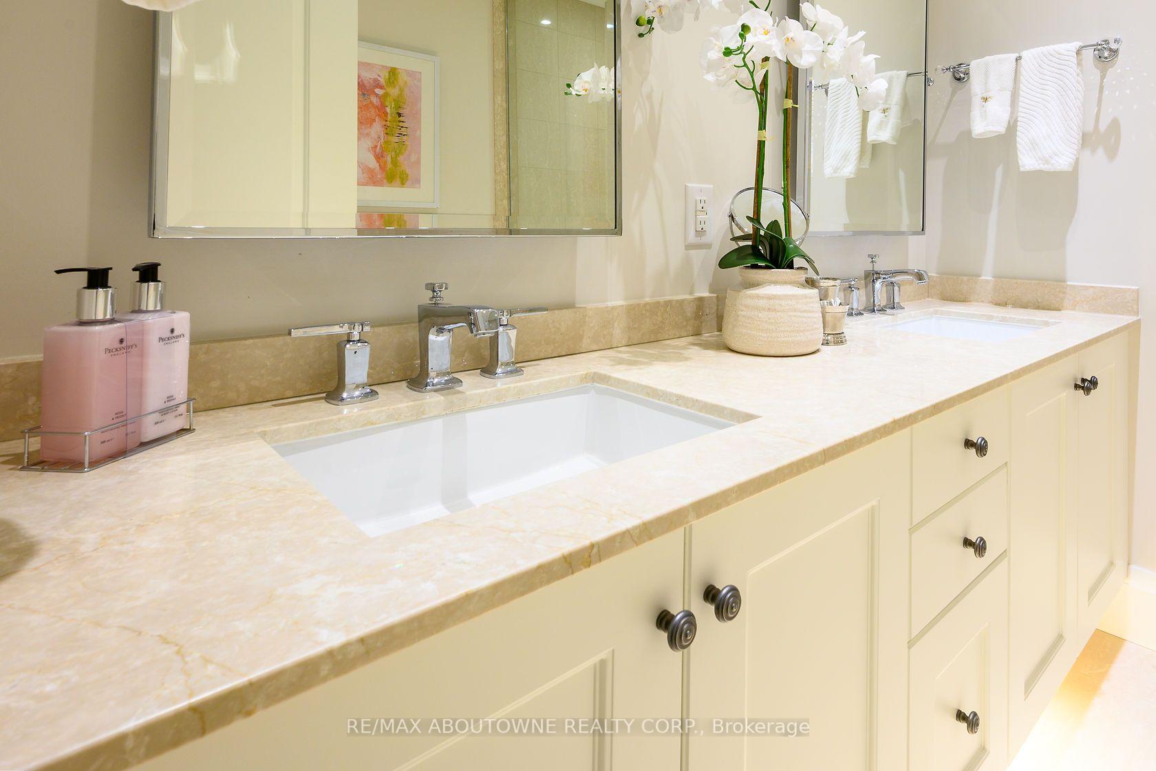 Photo 16 of Unit 815, 11 Bronte Road, Oakville, Bronte — HOMEH