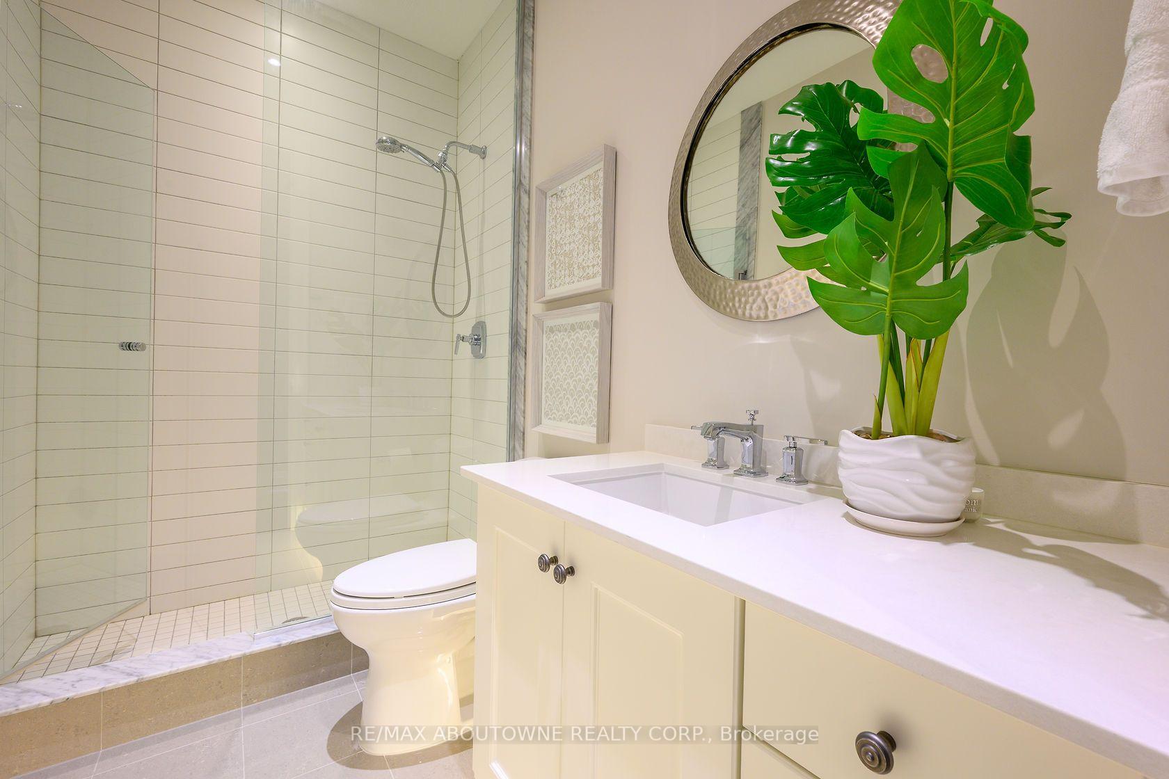 Photo 19 of Unit 815, 11 Bronte Road, Oakville, Bronte — HOMEH