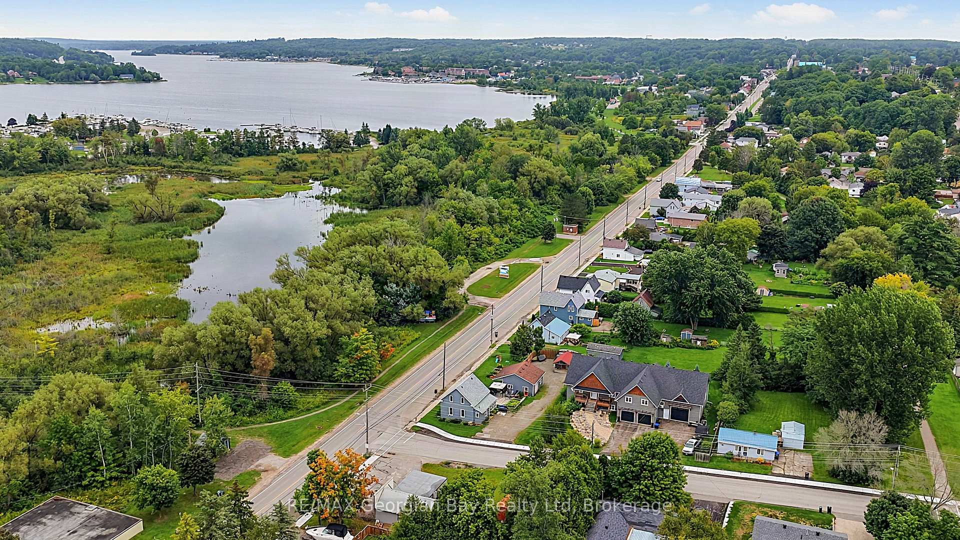 Photo 2 of 154 Robert Street W, Penetanguishene — HOMEH