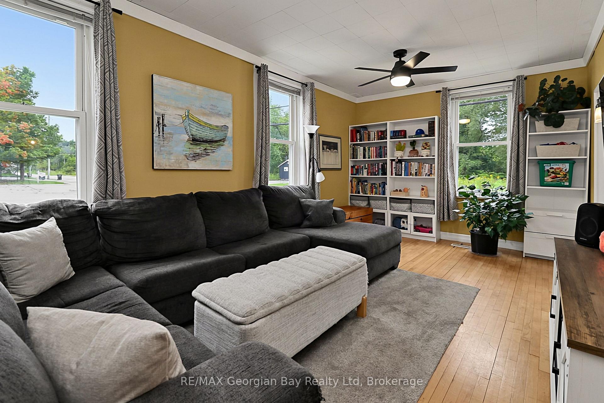Photo 11 of 154 Robert Street W, Penetanguishene — HOMEH