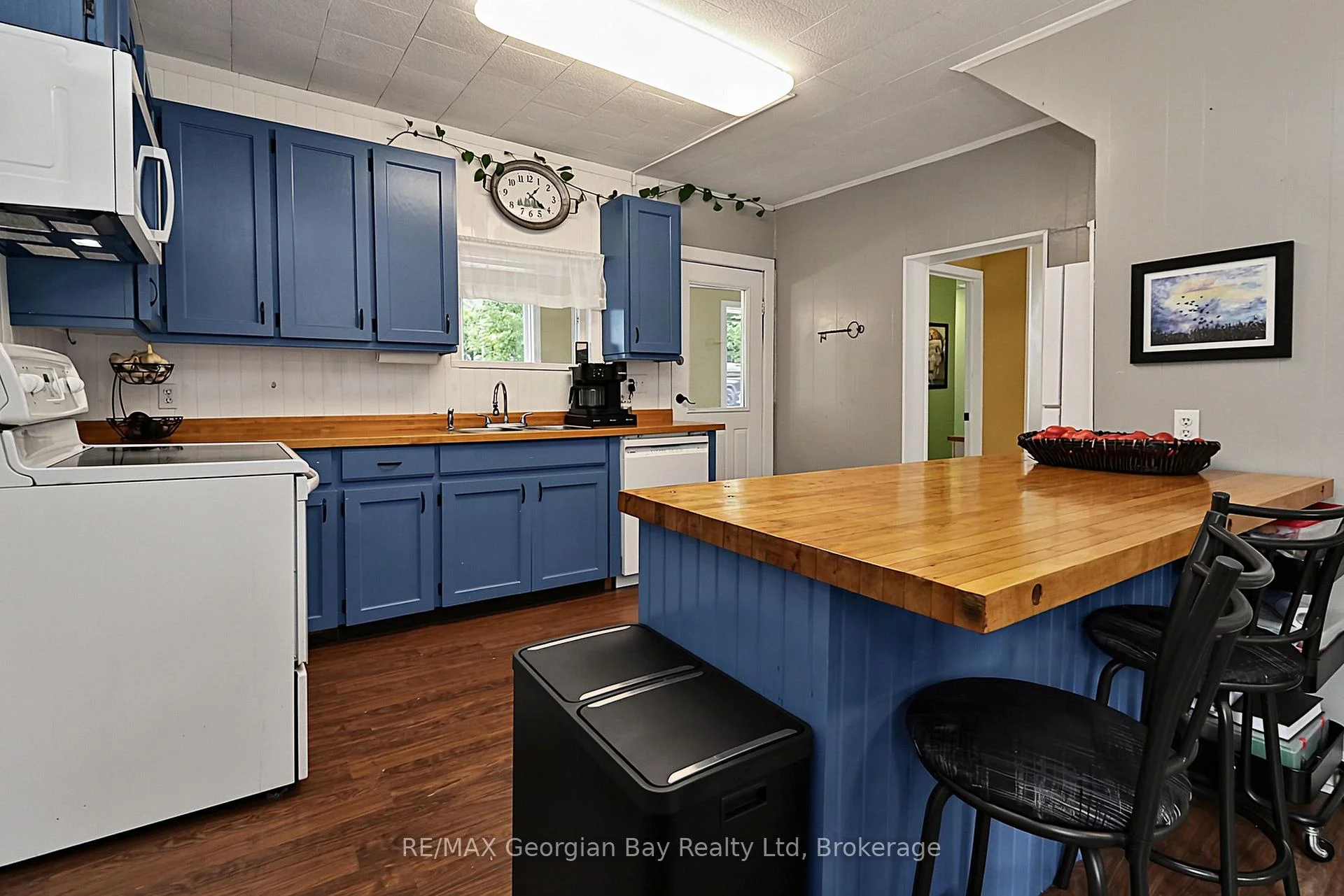 Photo 23 of 154 Robert Street W, Penetanguishene — HOMEH