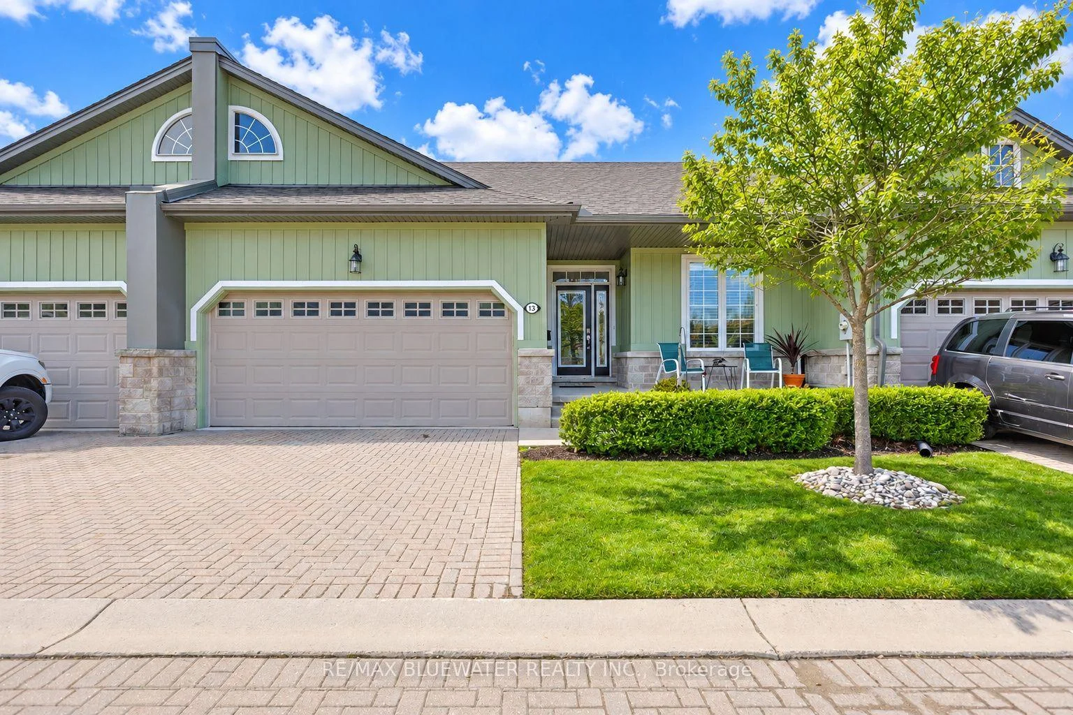 Photo of 13 Oakwood Links Lane