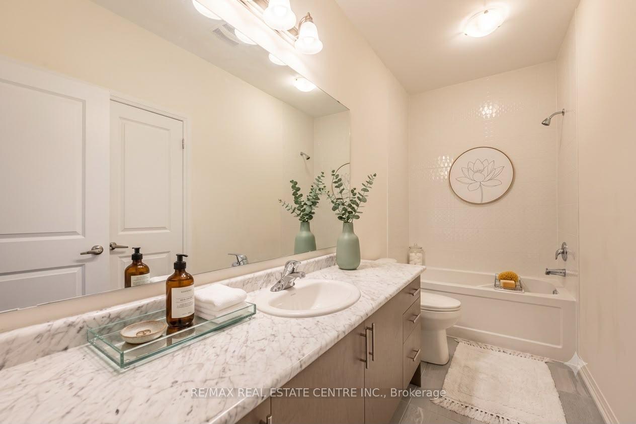 Photo 15 of 1062 Skyridge Boulevard, Pickering, Rural Pickering — HOMEH