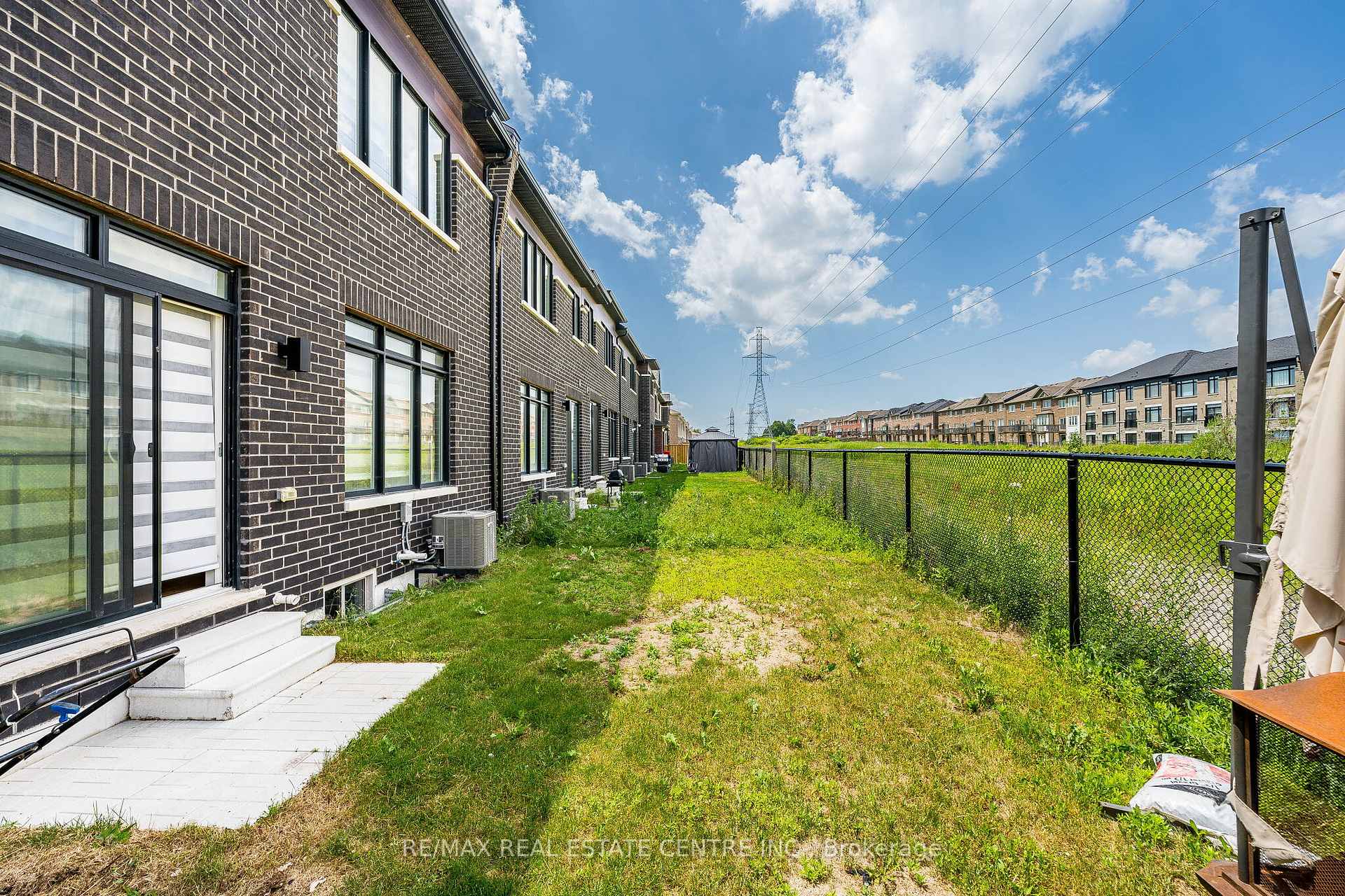 Photo 18 of 1062 Skyridge Boulevard, Pickering, Rural Pickering — HOMEH
