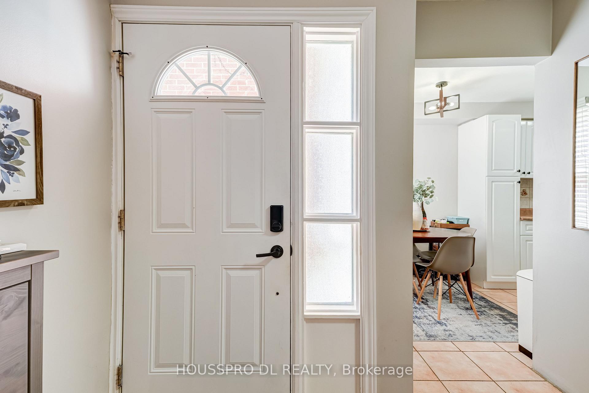 Photo 5 of Unit 145, 10 Bowman Way, Markham, Aileen-Willowbrook — HOMEH