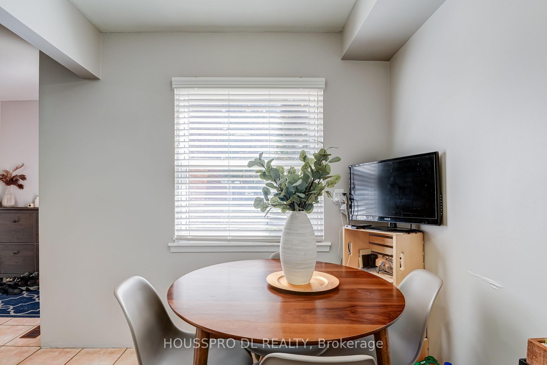 Photo 9 of Unit 145, 10 Bowman Way, Markham, Aileen-Willowbrook — HOMEH