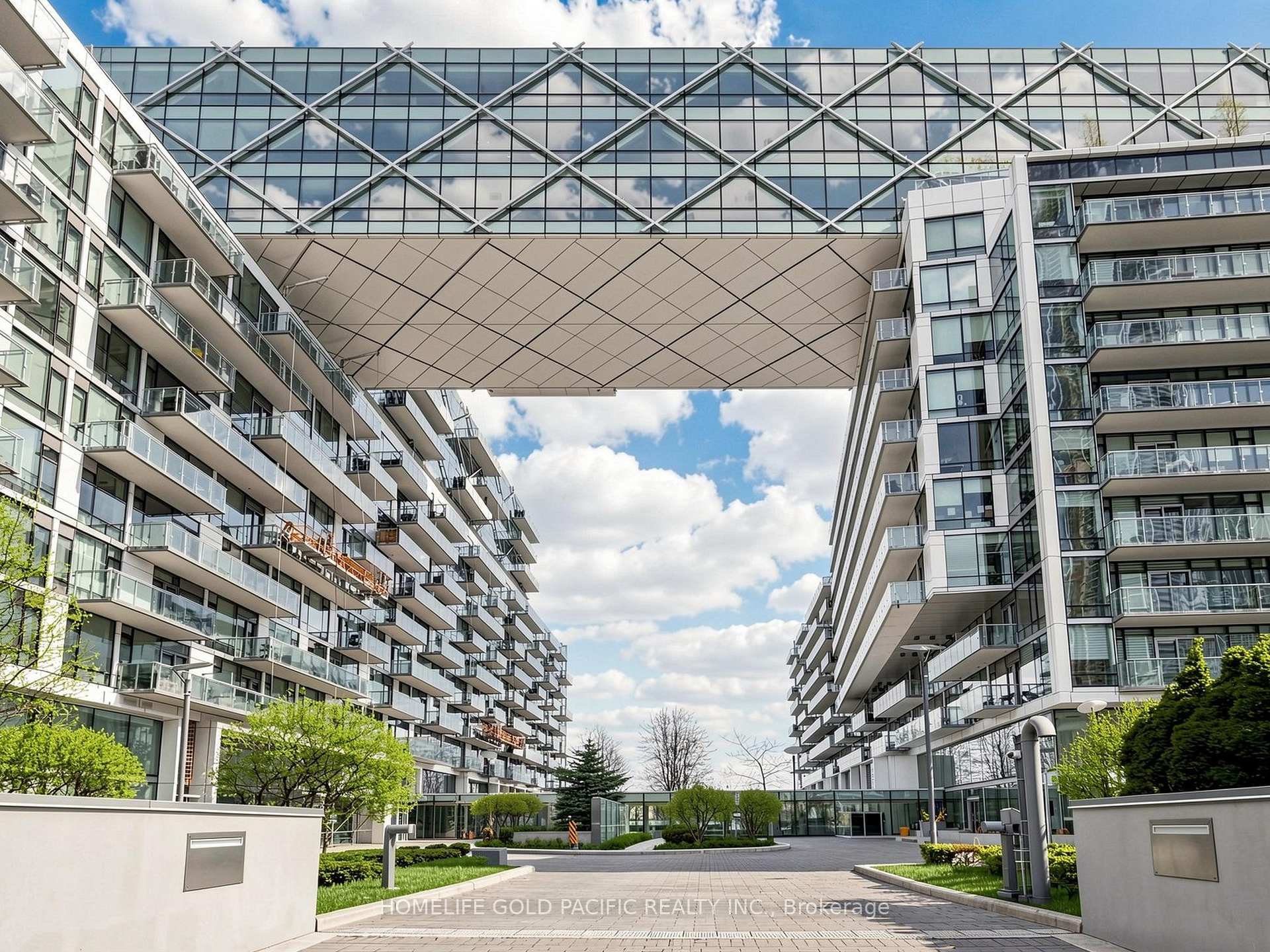 Photo 2 of Unit 732, 39 Queens Quay E, Toronto, Waterfront Communities — HOMEH