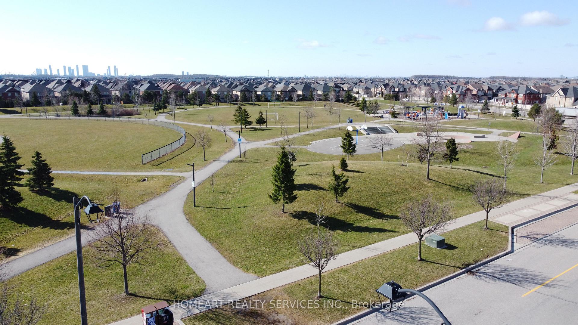 Photo 5 of 596 Vellore Park Avenue N, Vaughan, Vellore Village — HOMEH