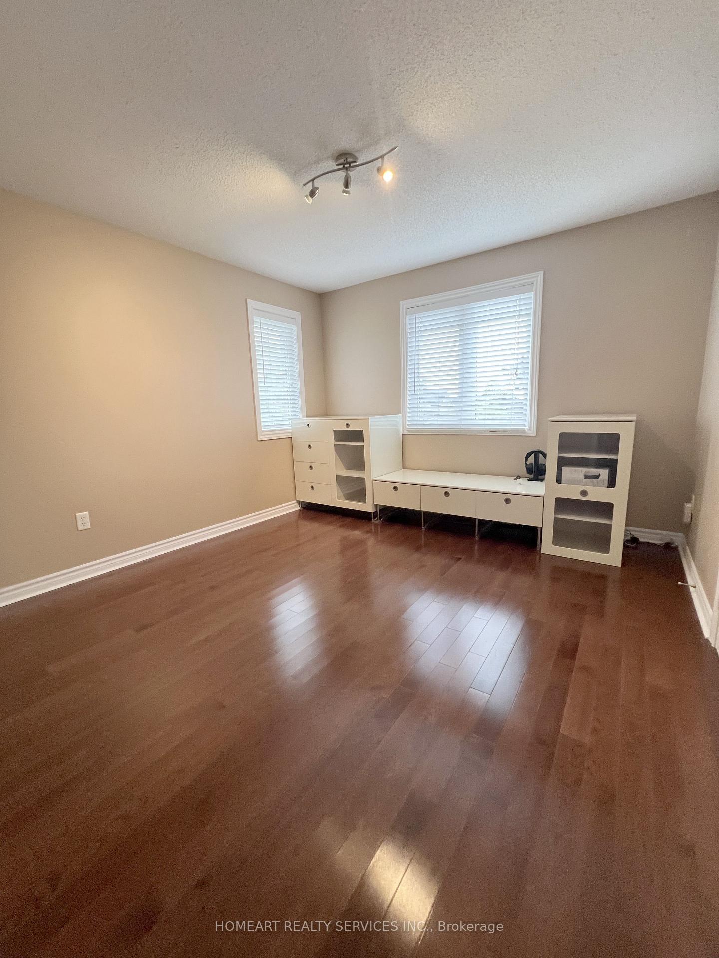 Photo 19 of 596 Vellore Park Avenue N, Vaughan, Vellore Village — HOMEH