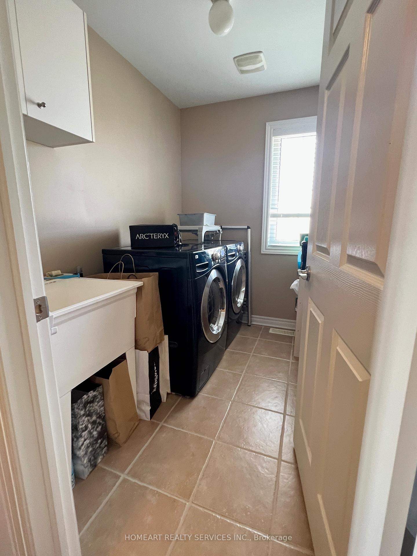 Photo 21 of 596 Vellore Park Avenue N, Vaughan, Vellore Village — HOMEH