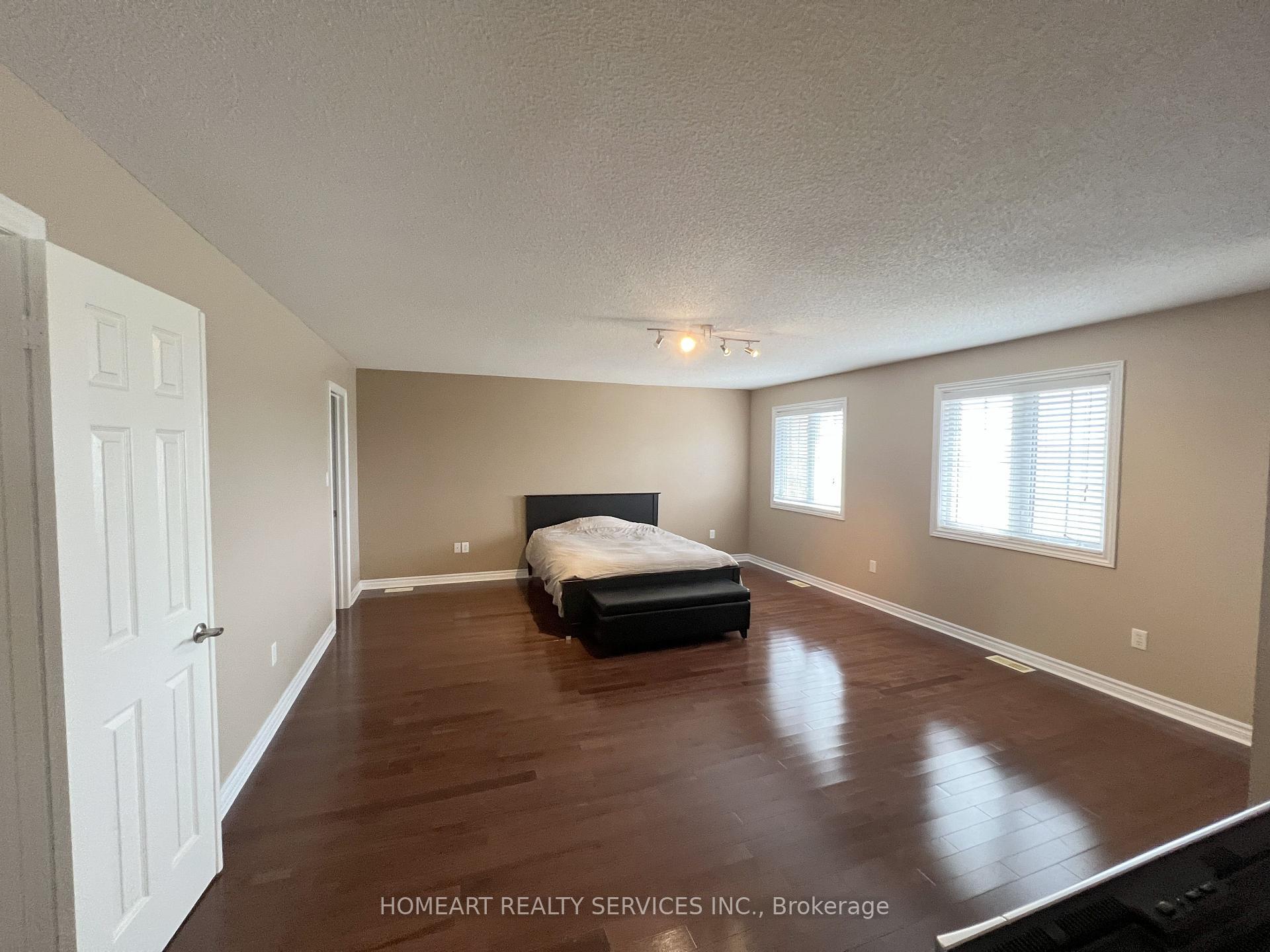 Photo 25 of 596 Vellore Park Avenue N, Vaughan, Vellore Village — HOMEH