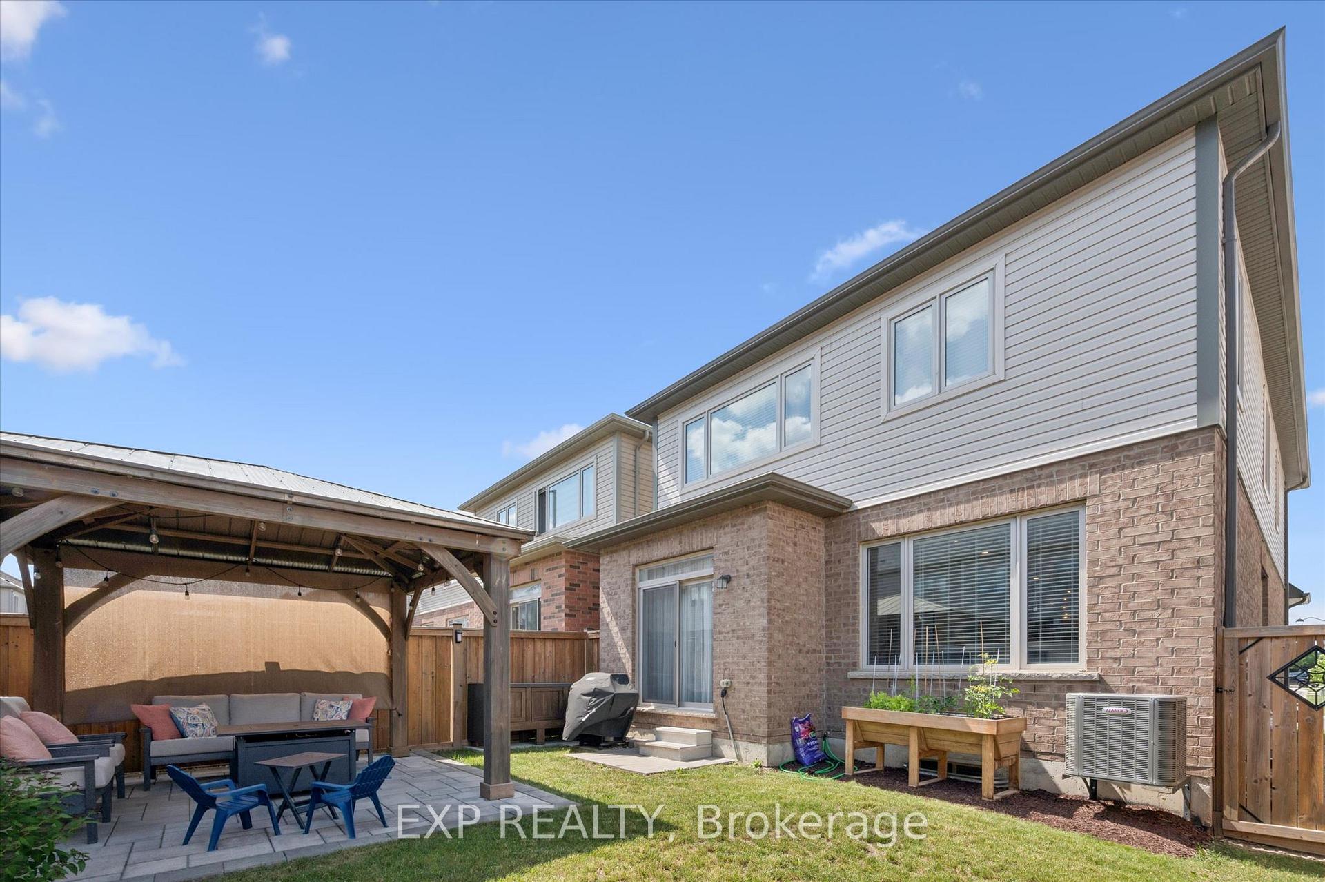 Photo 38 of 31 William Dunlop Street, Kitchener, Huron Park — HOMEH