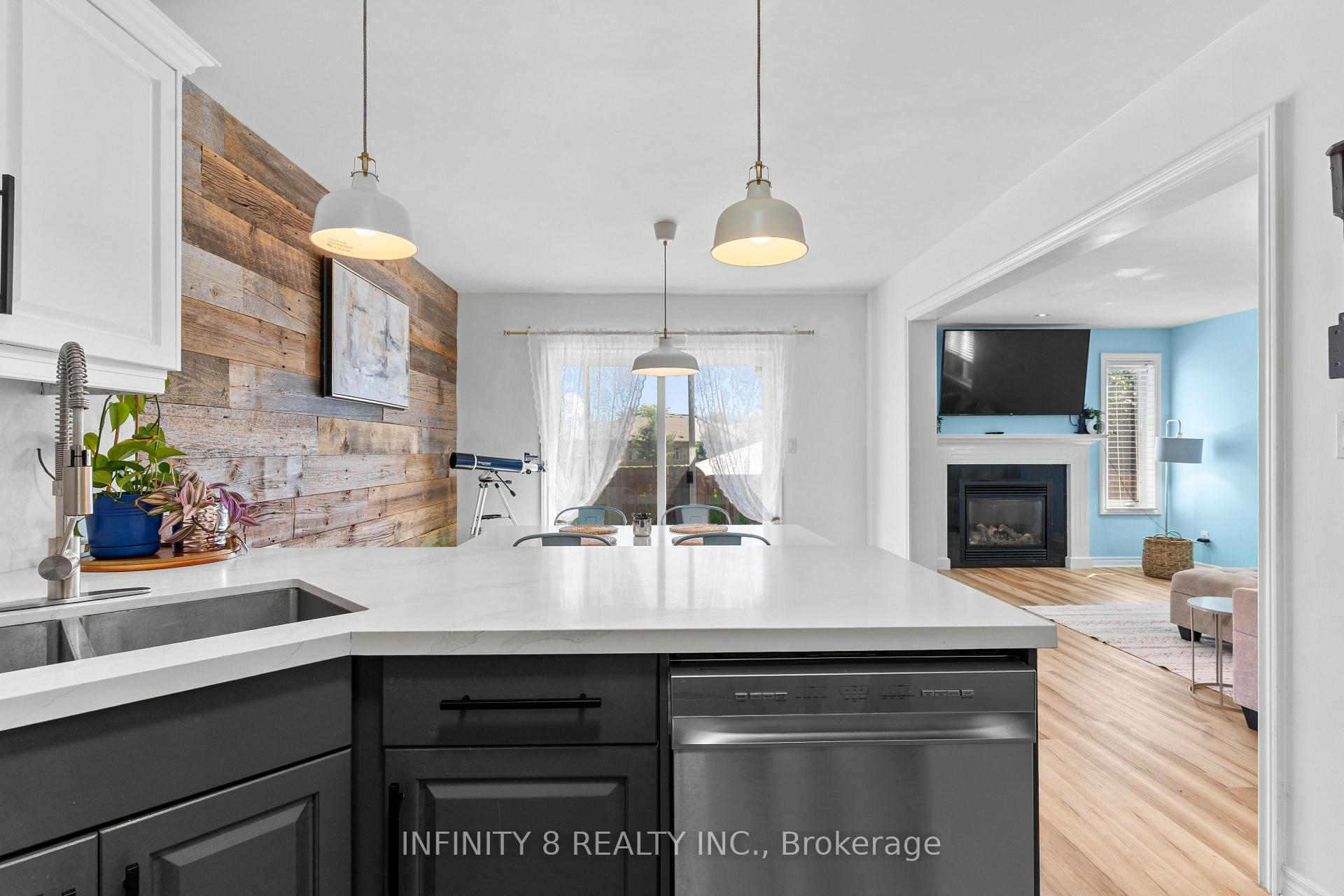 Photo 12 of 6556 Mary Drive, Niagara Falls, Forestview — HOMEH