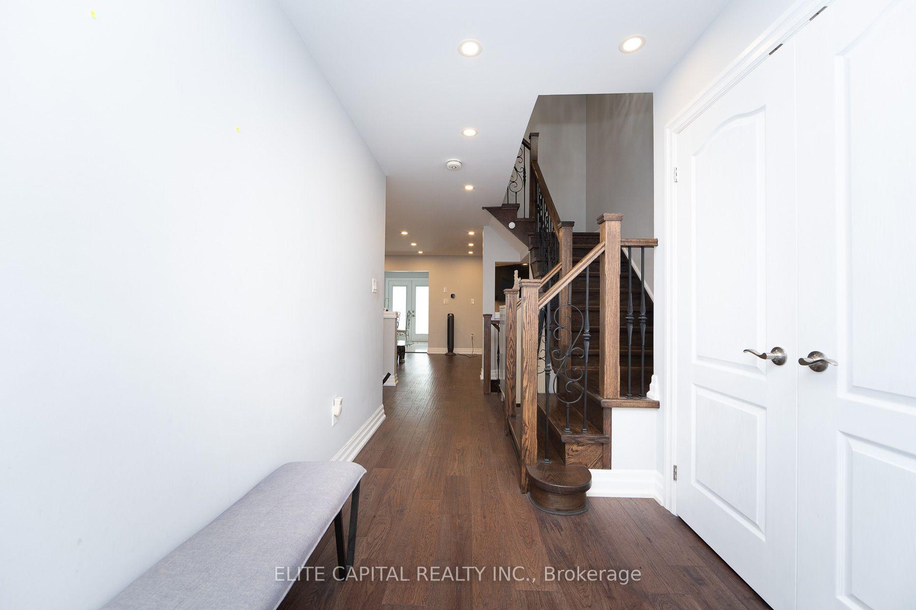 Photo 2 of 405 King Street E, East Gwillimbury, Mt Albert — HOMEH