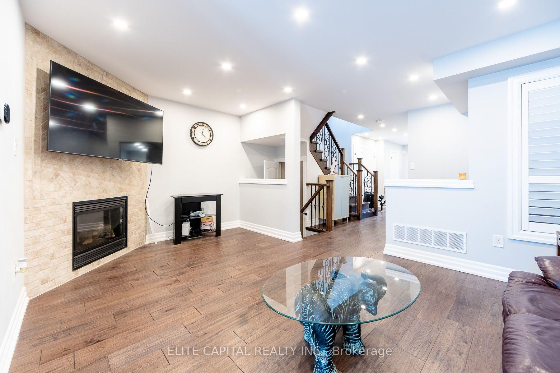 Photo 4 of 405 King Street E, East Gwillimbury, Mt Albert — HOMEH