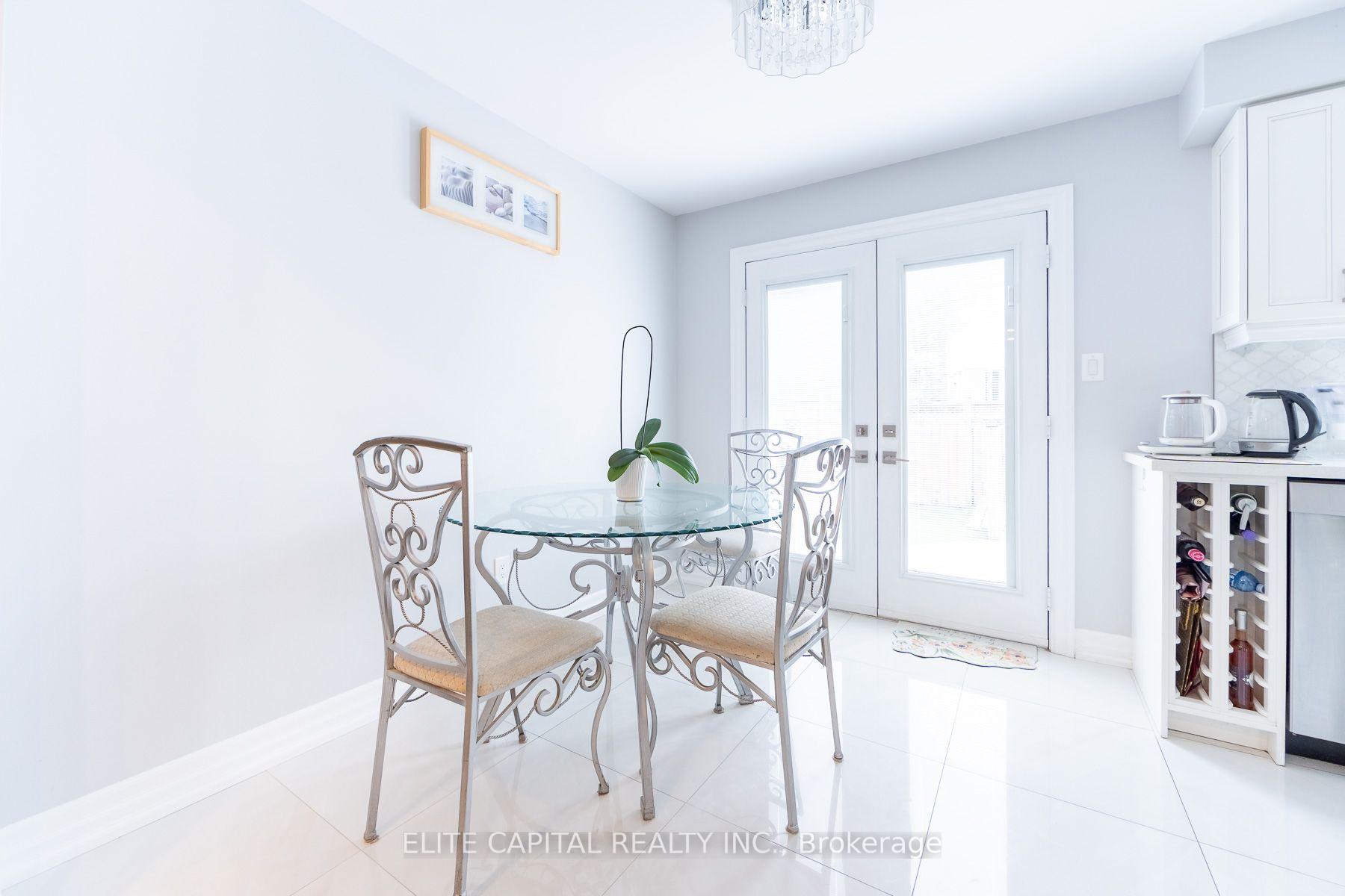 Photo 5 of 405 King Street E, East Gwillimbury, Mt Albert — HOMEH