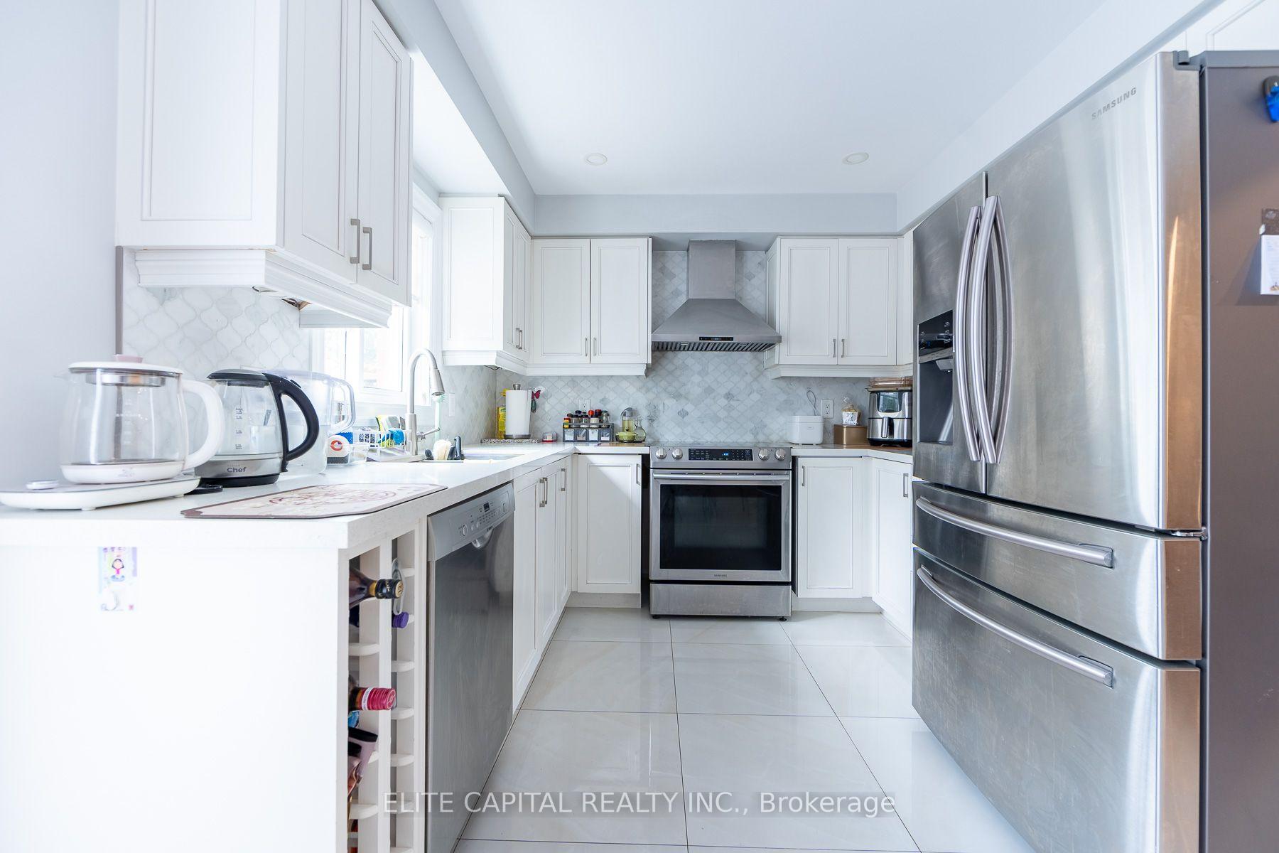 Photo 6 of 405 King Street E, East Gwillimbury, Mt Albert — HOMEH