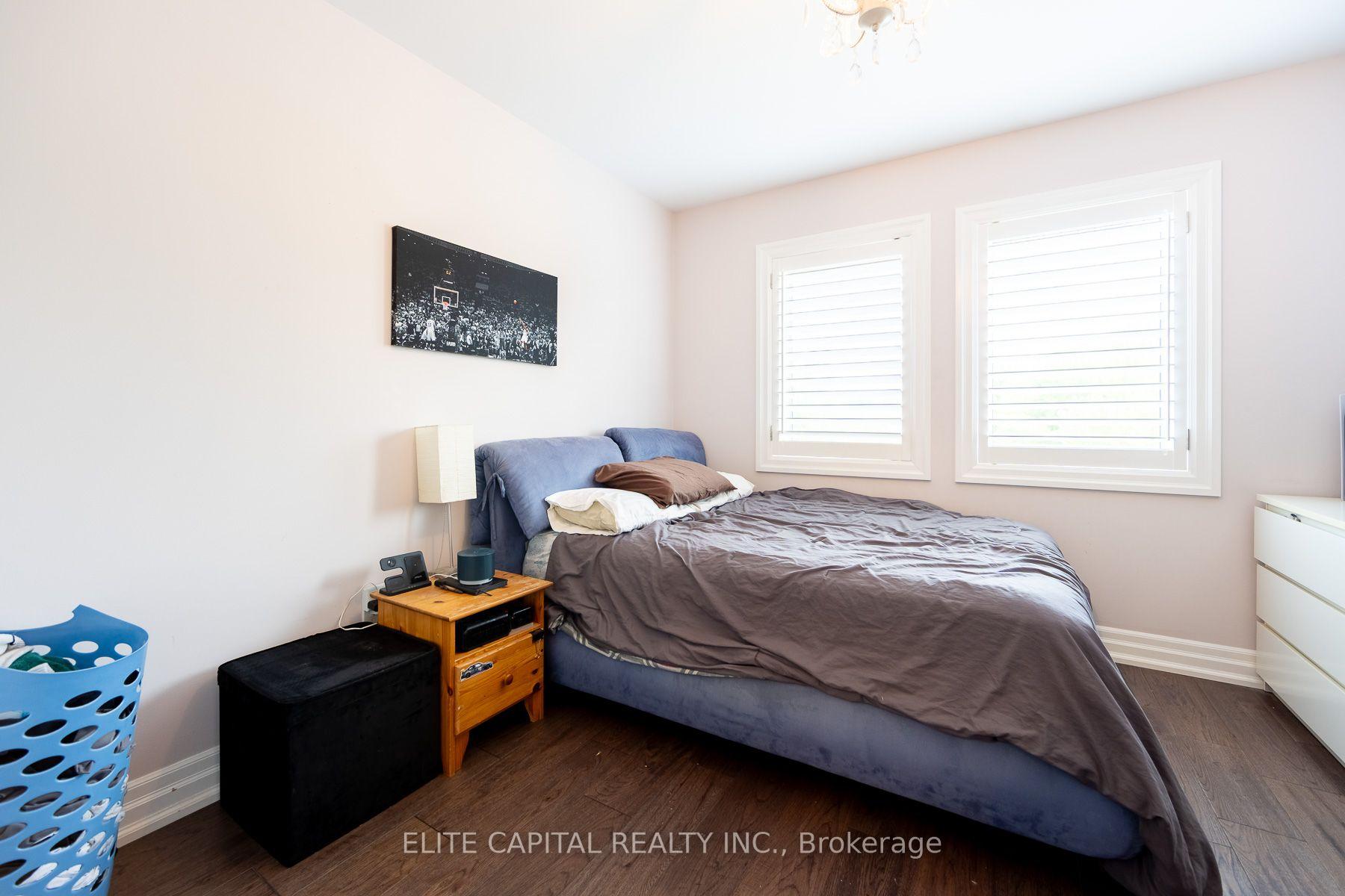 Photo 11 of 405 King Street E, East Gwillimbury, Mt Albert — HOMEH