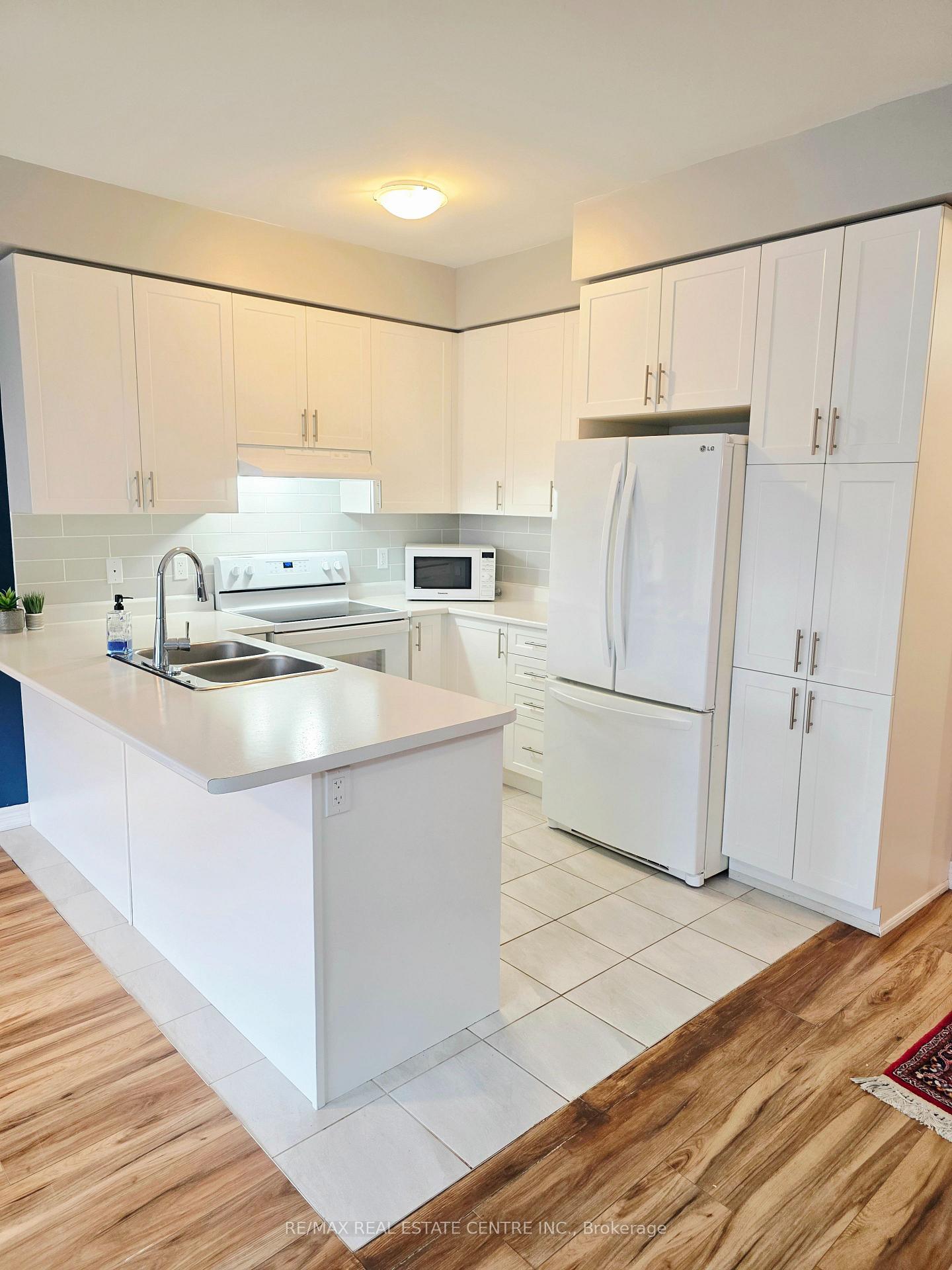 Photo 9 of Unit 16, 9 Arietta Lane, Hamilton, Winona — HOMEH