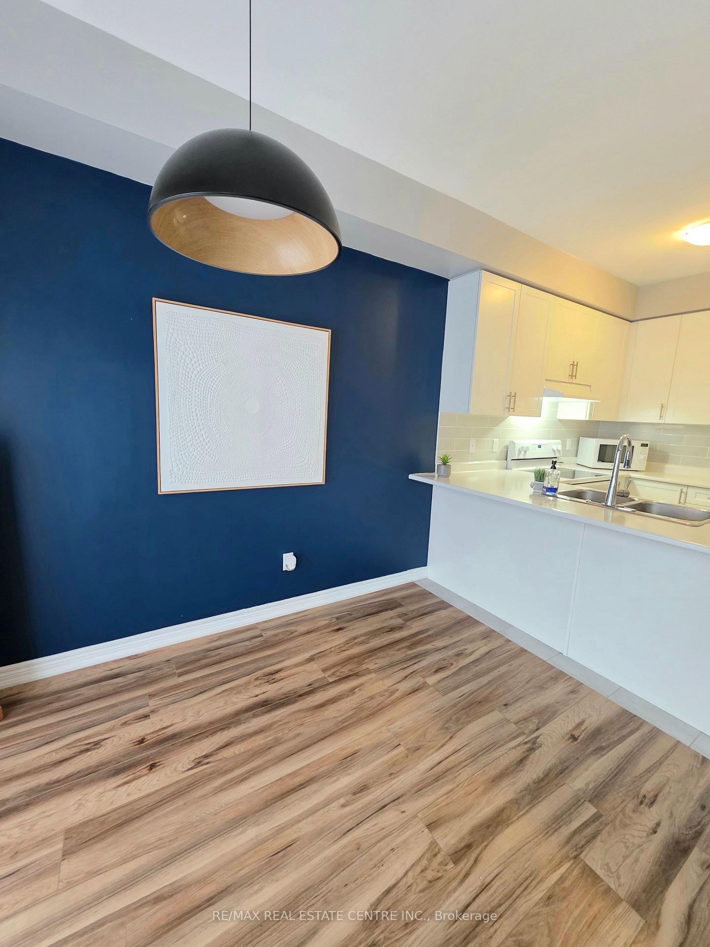 Photo 12 of Unit 16, 9 Arietta Lane, Hamilton, Winona — HOMEH