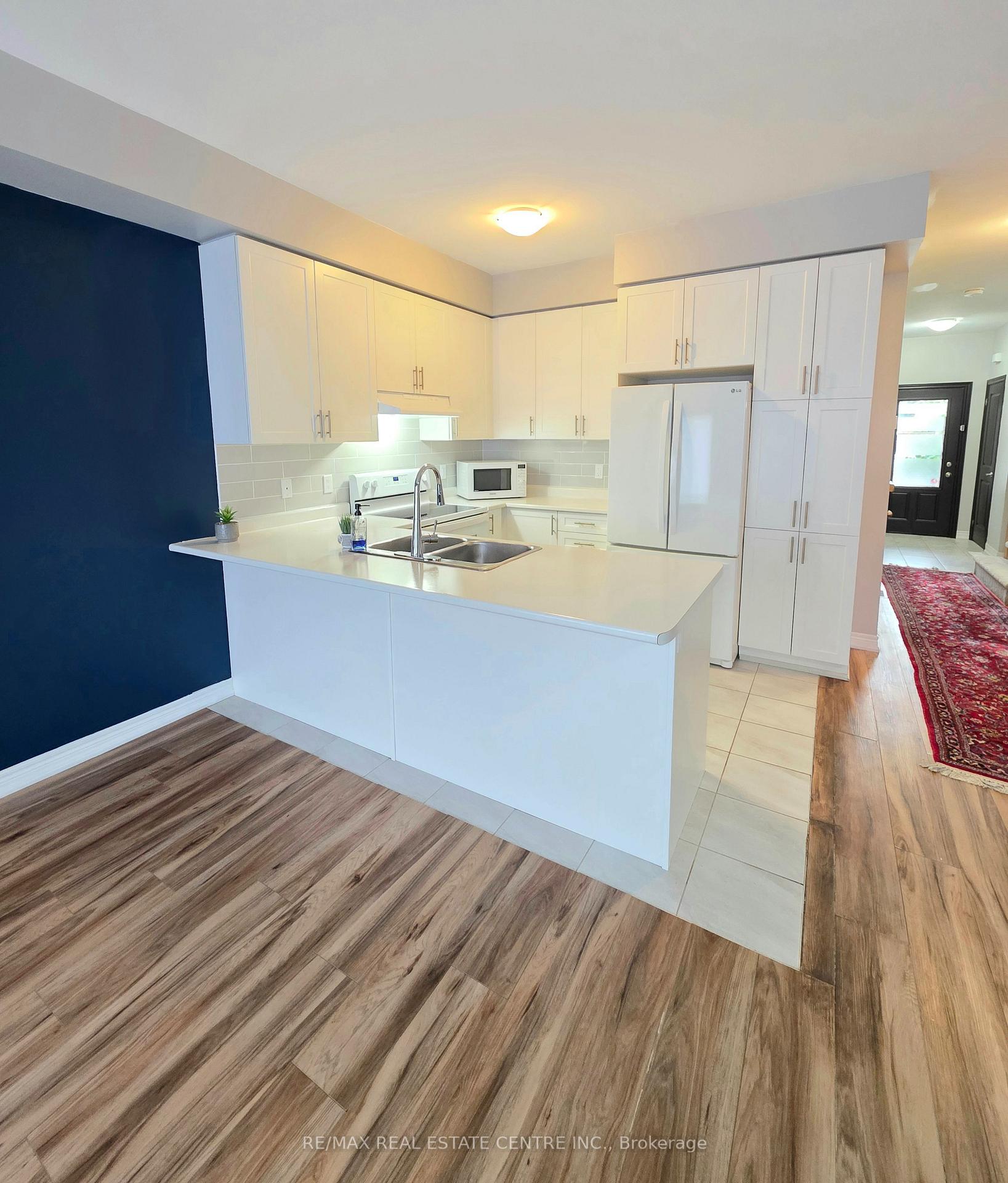 Photo 13 of Unit 16, 9 Arietta Lane, Hamilton, Winona — HOMEH