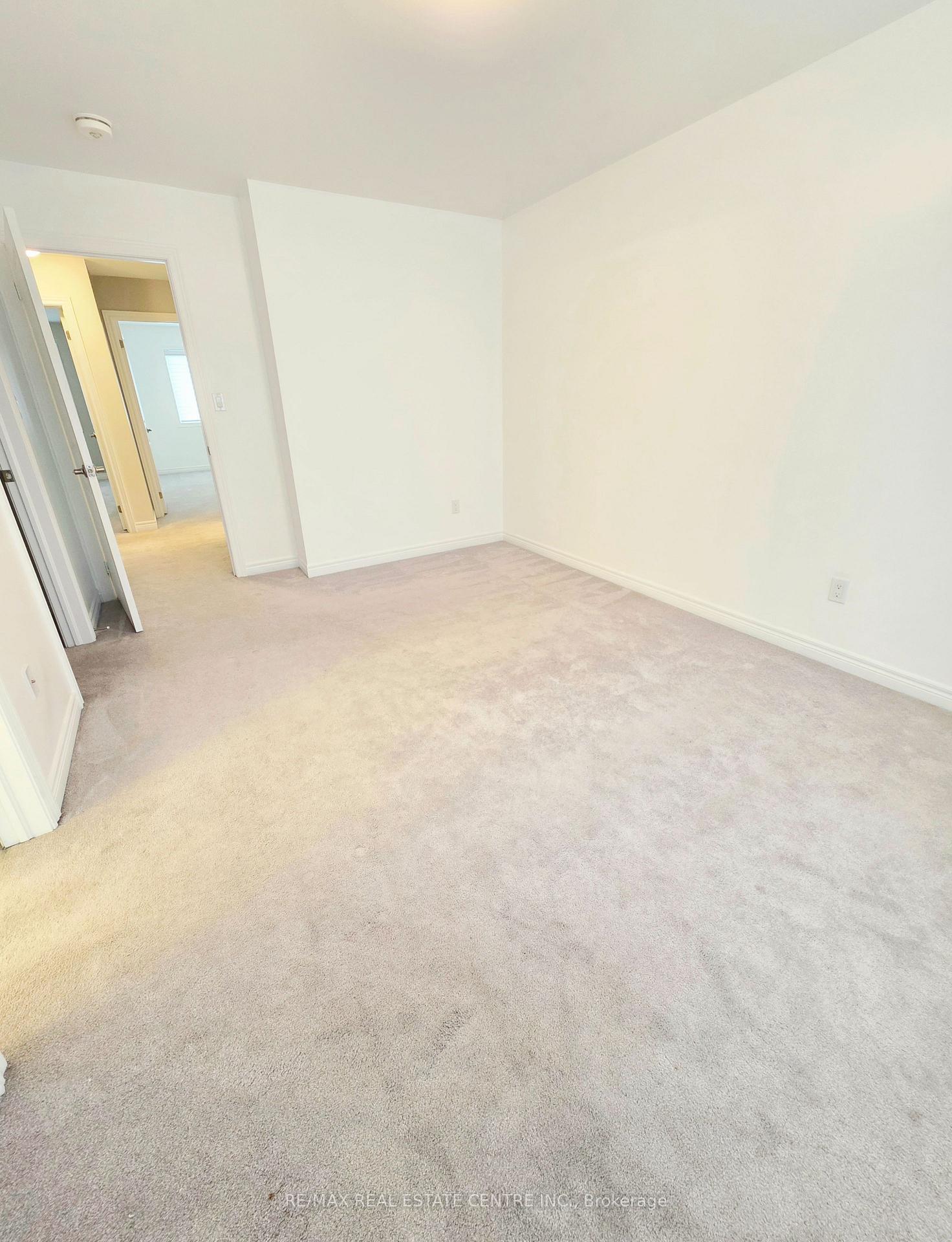Photo 20 of Unit 16, 9 Arietta Lane, Hamilton, Winona — HOMEH