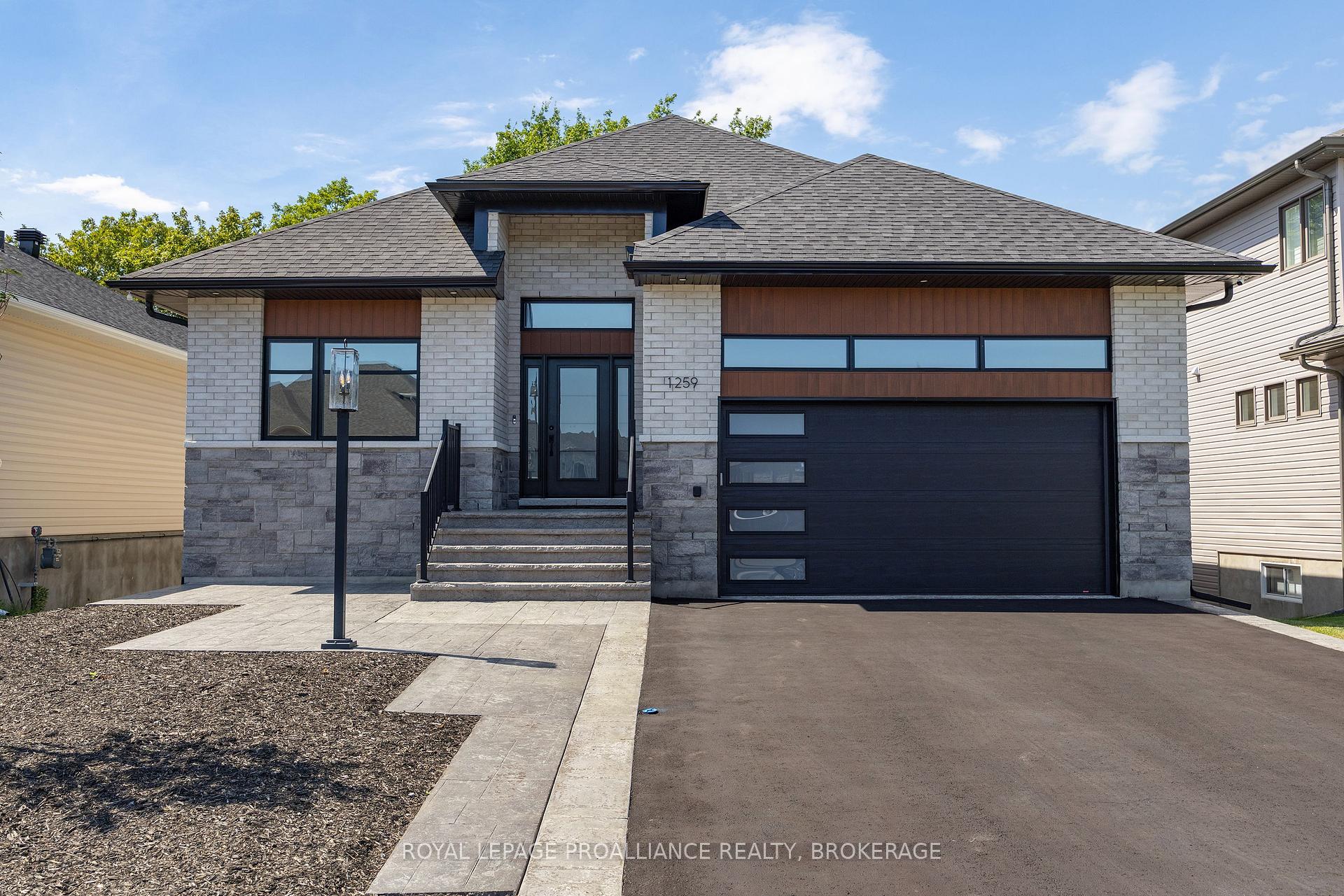 Photo 2 of 1259 Carfa Crescent, Kingston, City Northwest — HOMEH