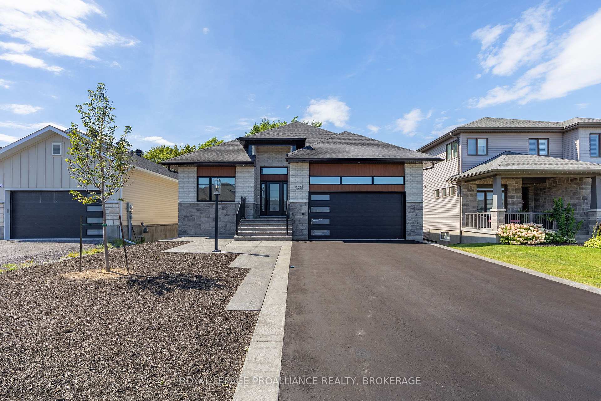 Photo 4 of 1259 Carfa Crescent, Kingston, City Northwest — HOMEH
