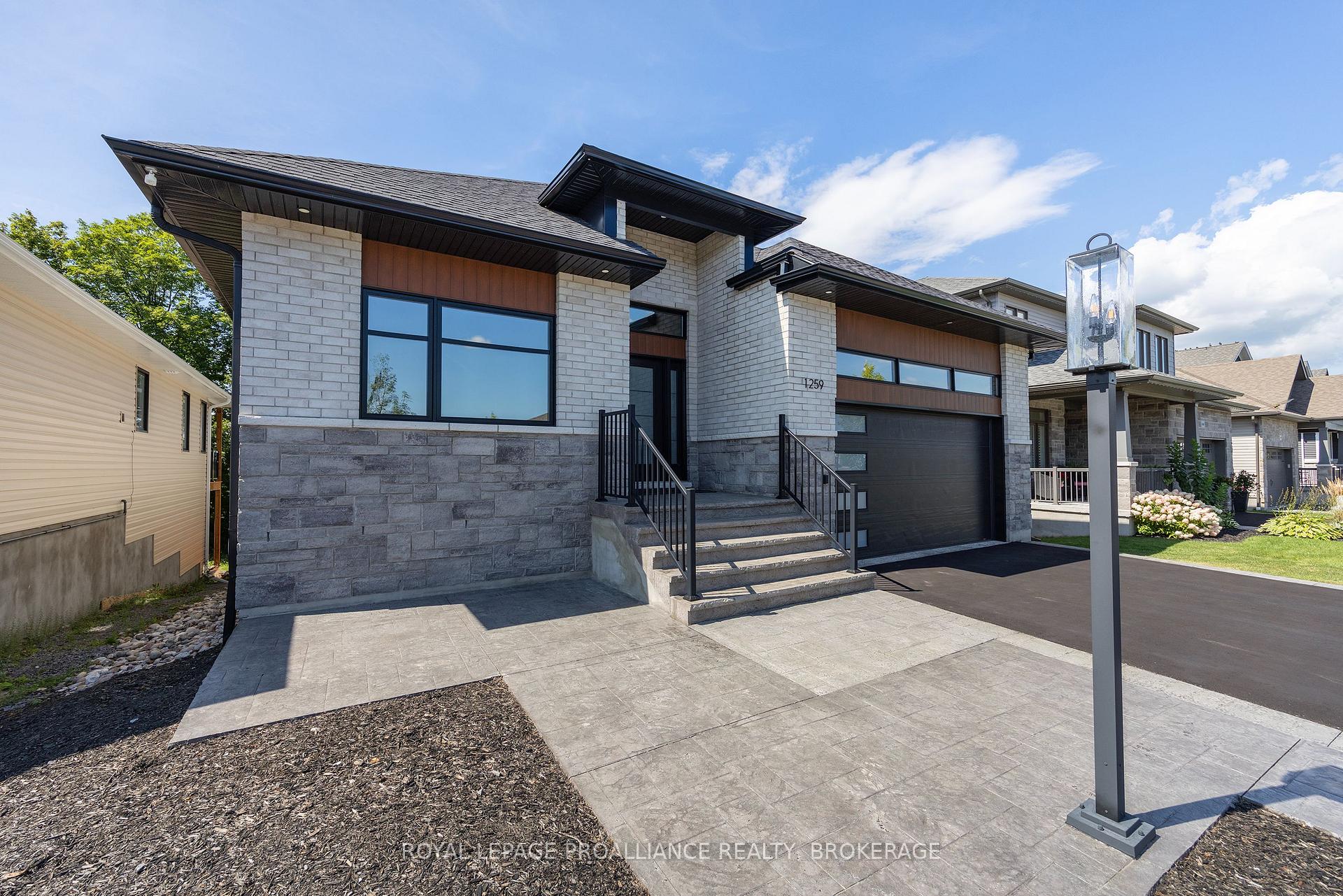 Photo 5 of 1259 Carfa Crescent, Kingston, City Northwest — HOMEH