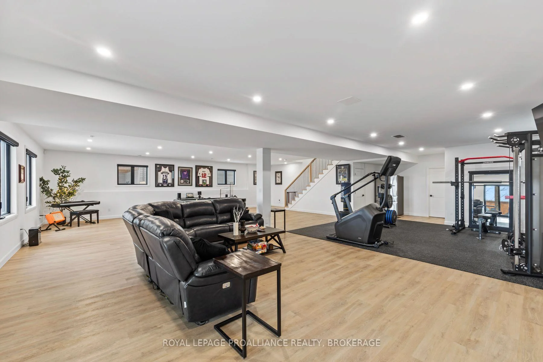 Photo 94 of 1259 Carfa Crescent, Kingston, City Northwest — HOMEH