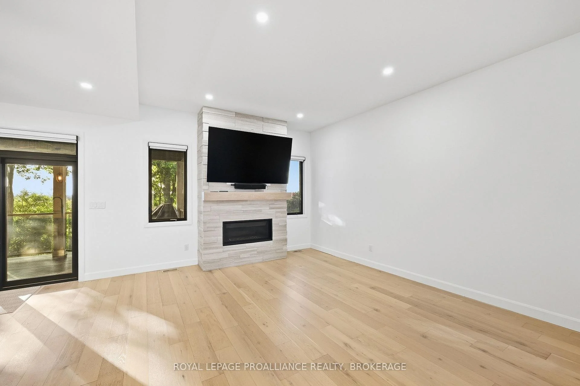 Photo 35 of 1259 Carfa Crescent, Kingston, City Northwest — HOMEH