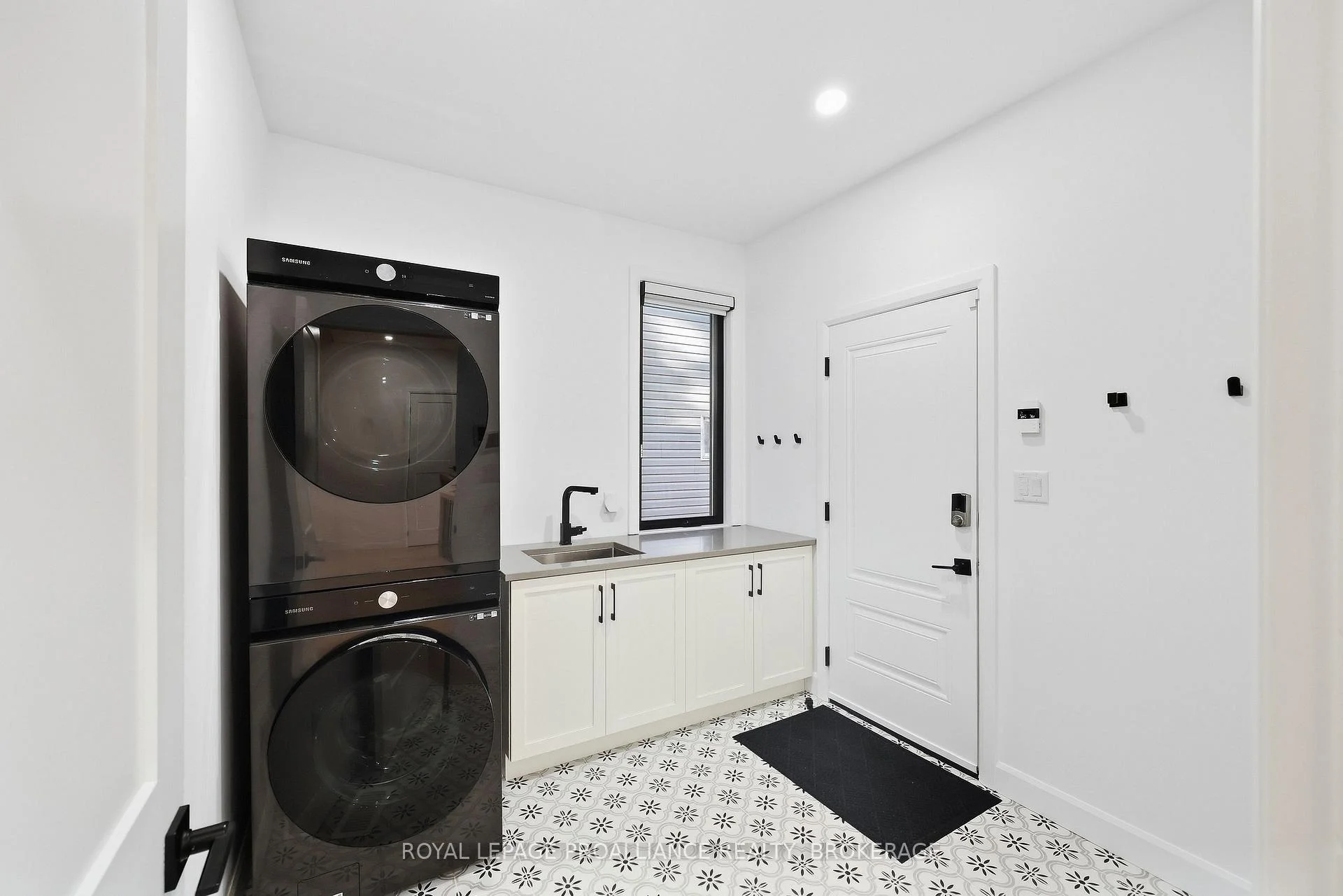 Photo 57 of 1259 Carfa Crescent, Kingston, City Northwest — HOMEH