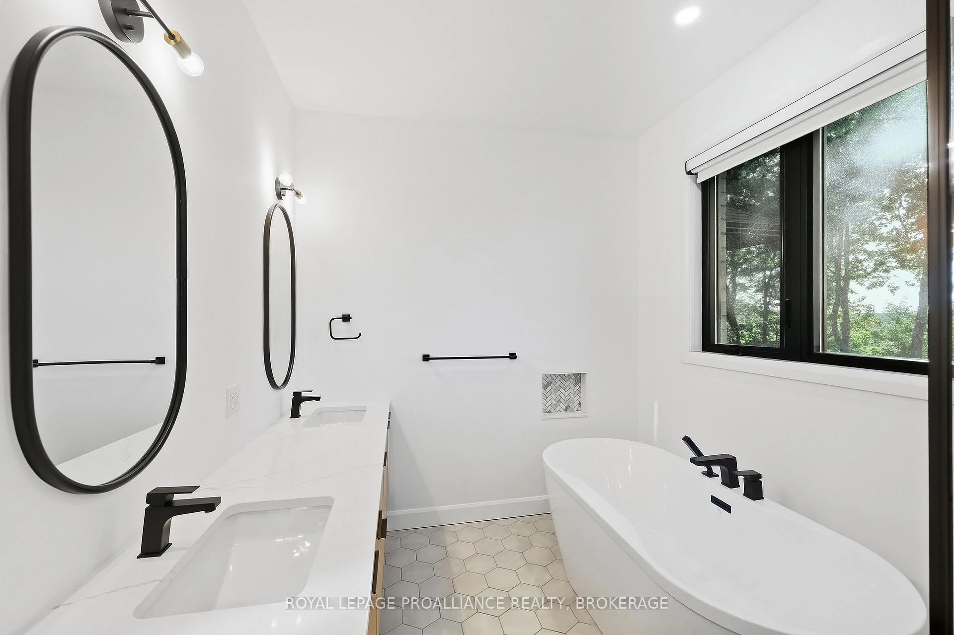 Photo 66 of 1259 Carfa Crescent, Kingston, City Northwest — HOMEH