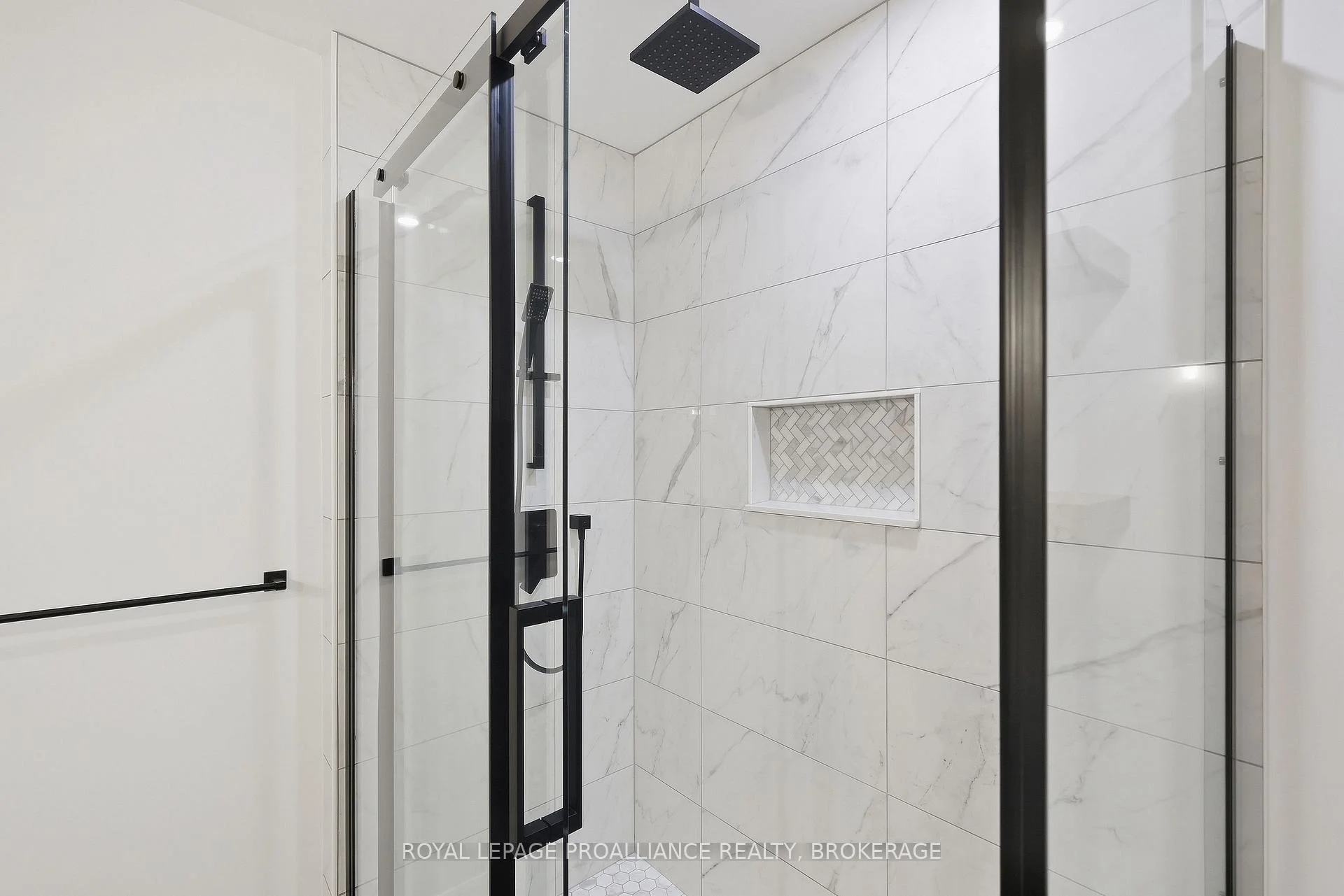 Photo 97 of 1259 Carfa Crescent, Kingston, City Northwest — HOMEH
