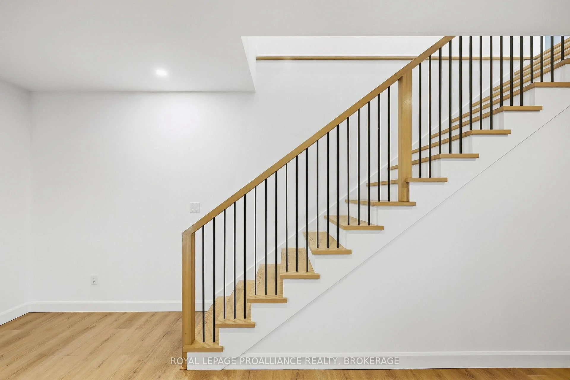 Photo 99 of 1259 Carfa Crescent, Kingston, City Northwest — HOMEH