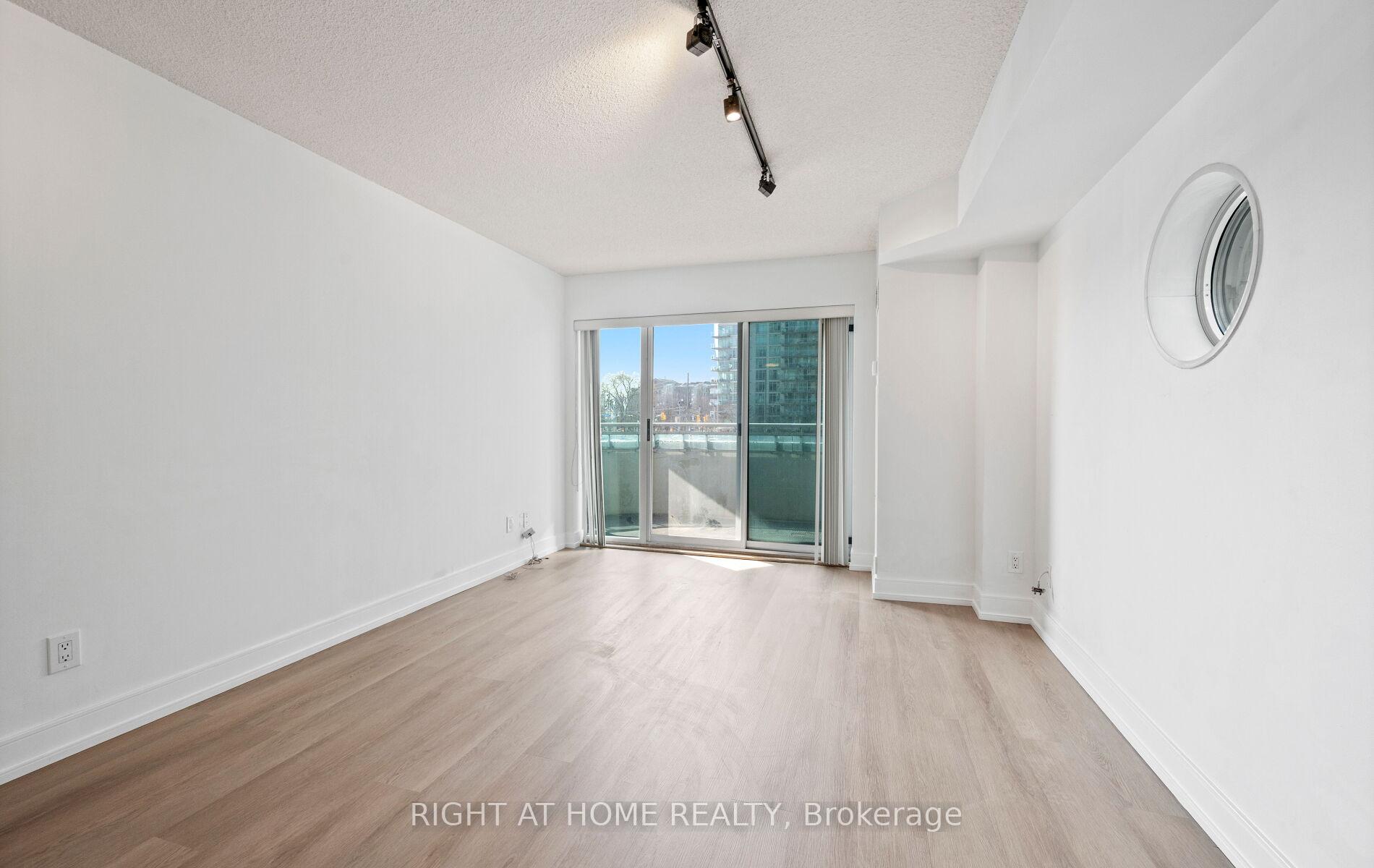 Photo 9 of Unit 219, 600 Queens Quay W, Toronto, Waterfront Communities — HOMEH