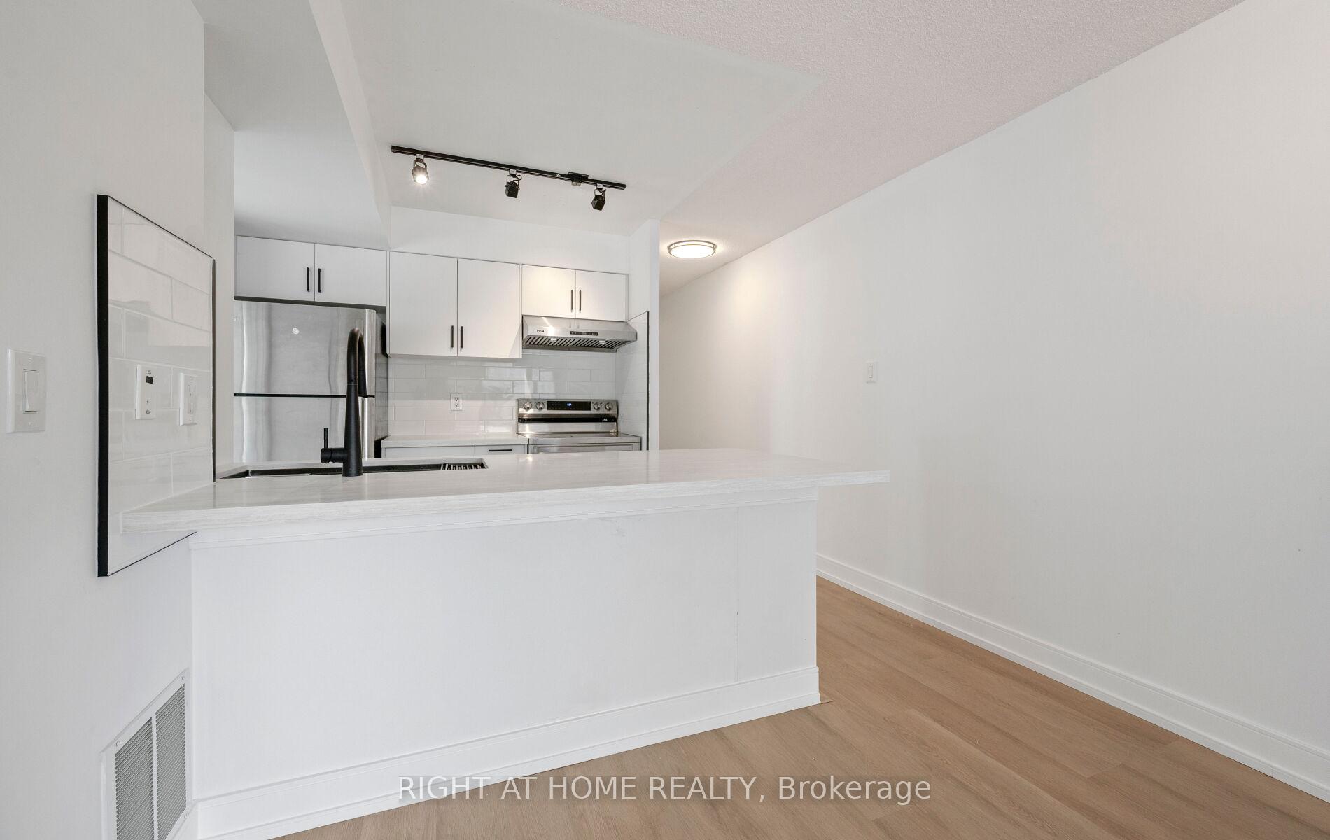 Photo 17 of Unit 219, 600 Queens Quay W, Toronto, Waterfront Communities — HOMEH
