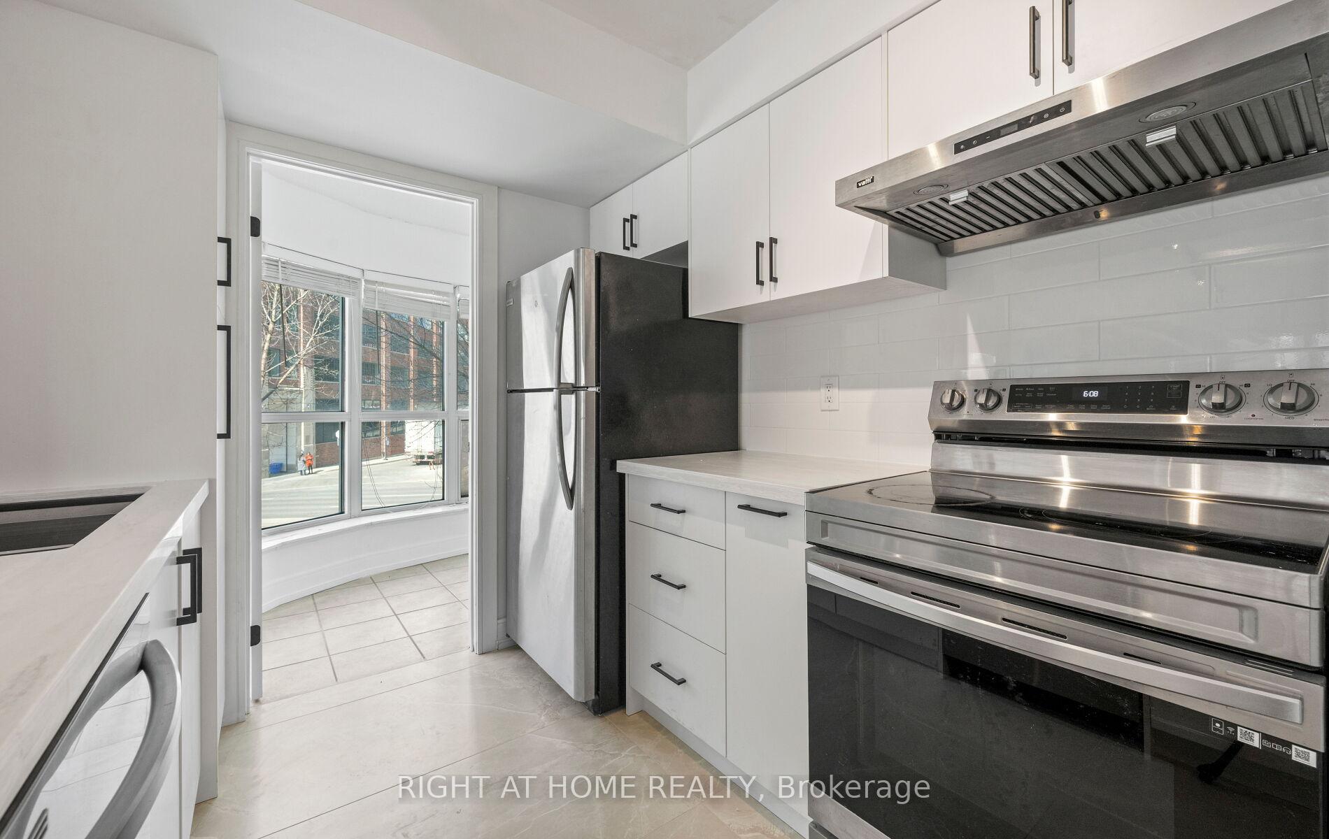 Photo 22 of Unit 219, 600 Queens Quay W, Toronto, Waterfront Communities — HOMEH