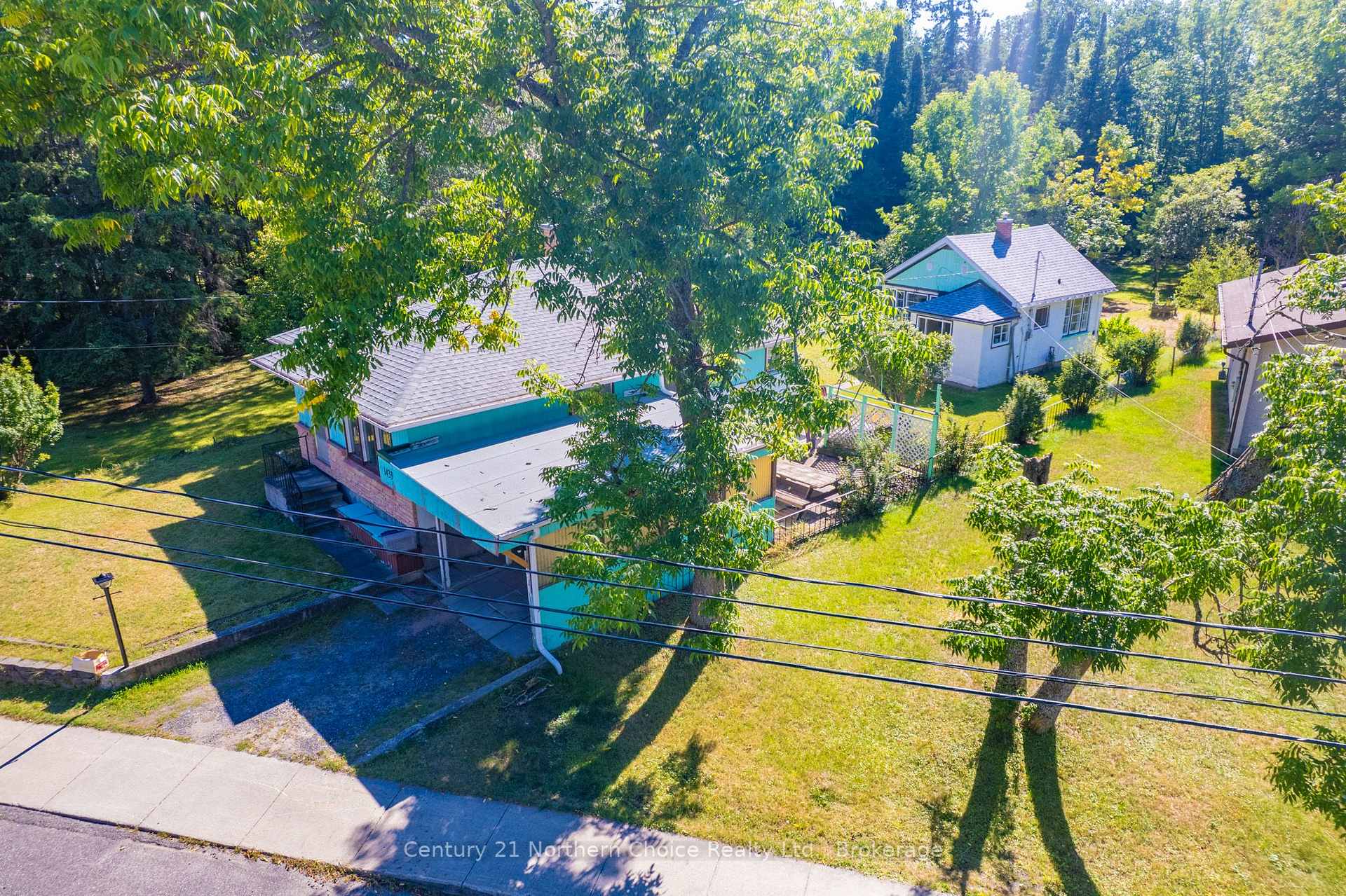 Photo 2 of 1433 Pine Portage Road, Kenora, South Park Estate — HOMEH